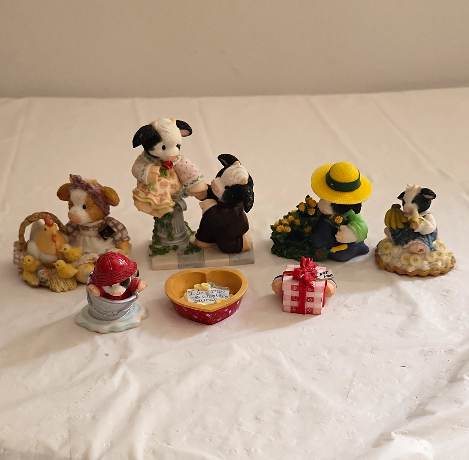 Vintage Enesco Mary’s Moos Lot of 7 Cow Figurines - Resin Collectibles Vintage Enesco Mary’s Moos Lot of 7 Cow Figurines - Resin Collectibles