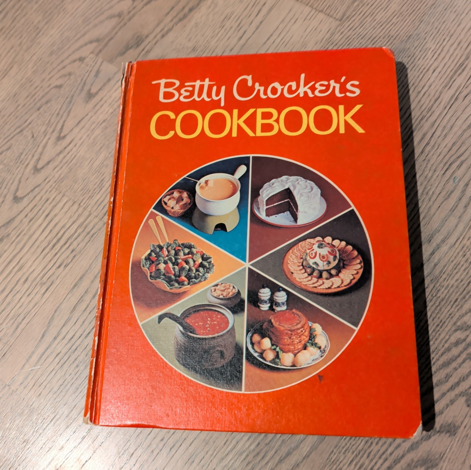 Vintage 1971 Betty Crocker’s Cookbook 8th Printing Hardcover Book Pie Cover Vintage 1971 Betty Crocker’s Cookbook 8th Printing Hardcover Book Pie Cover