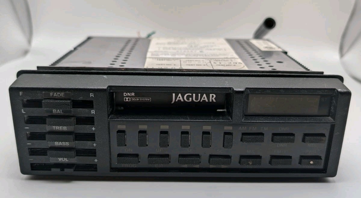 Jaguar XJ6 XJS AM FM Radio Cassette Head unit JAG-106050 Detachable Face Jaguar XJ6 XJS AM FM Radio Cassette Head unit JAG-106050 Detachable Face