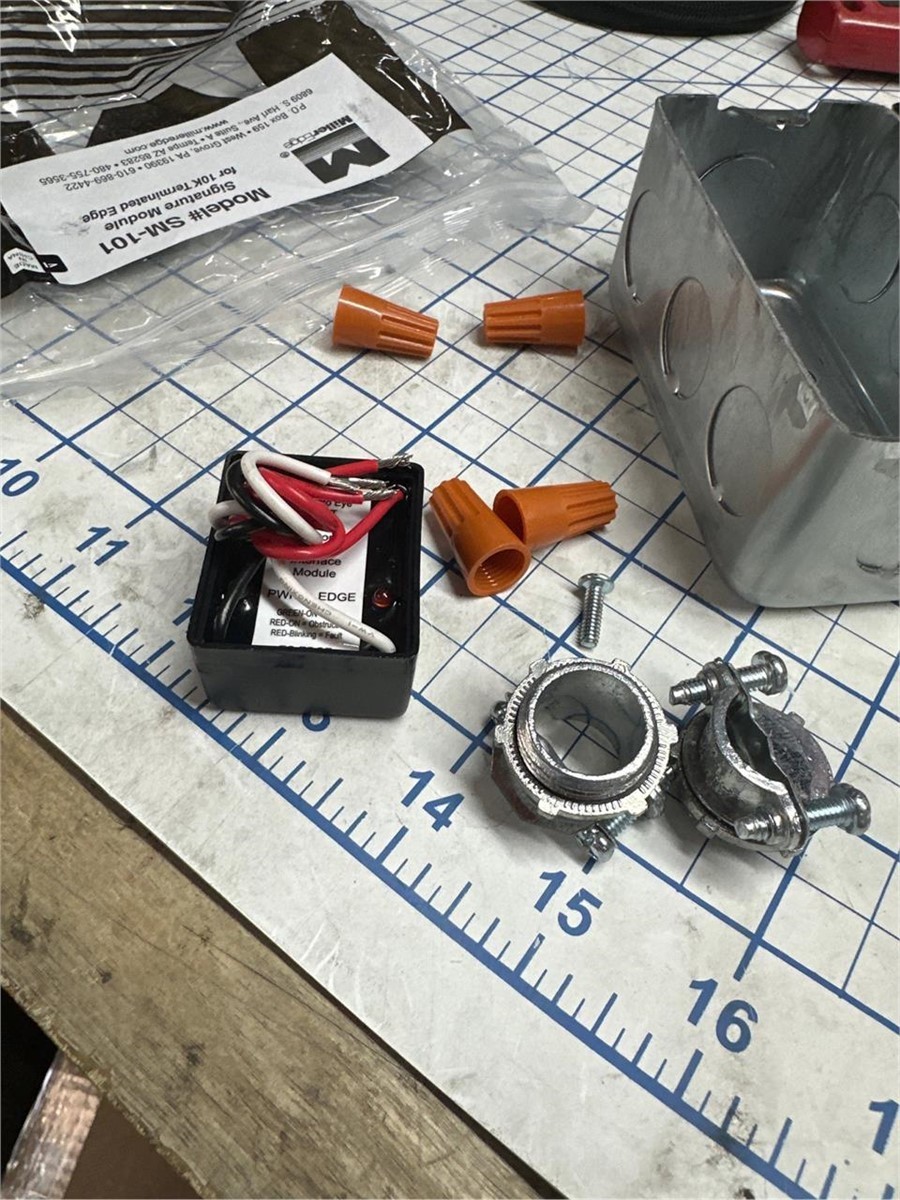 Miller Edge SM-101 Signature Module with Junction Box (use with DC (T3) Edges Miller Edge SM-101 Signature Module with Junction Box (use with DC (T3) Edges