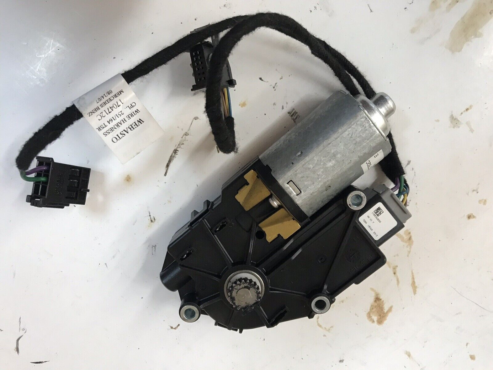 07-12  Mercedes Benz R350  X164 GL550 Gl450 Sunroof Motor PN A1648201442