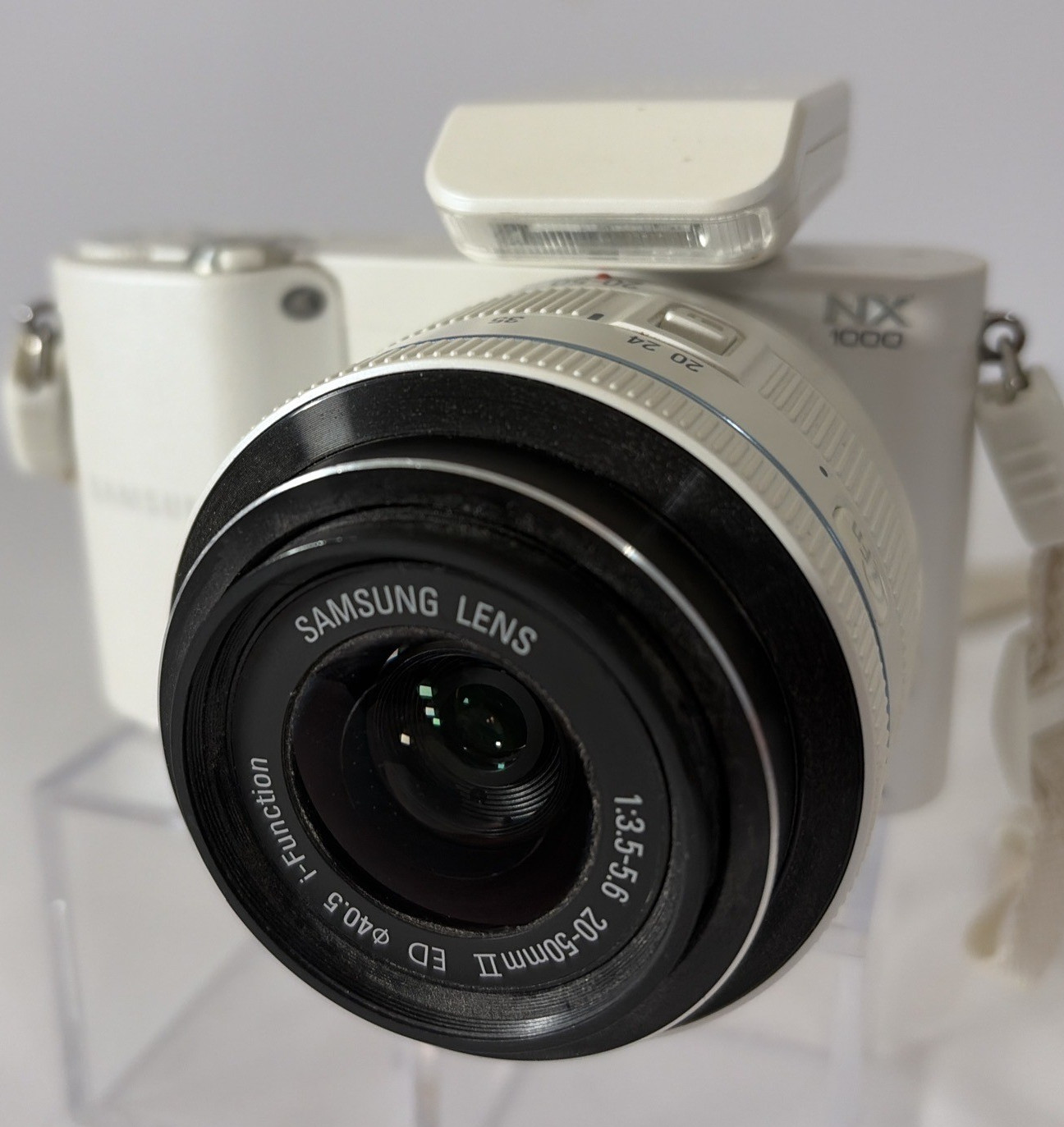 Samsung NX1000 Mirrorless FHD Smart Camera 20.3MP w/20-50mm Lens & Accessories