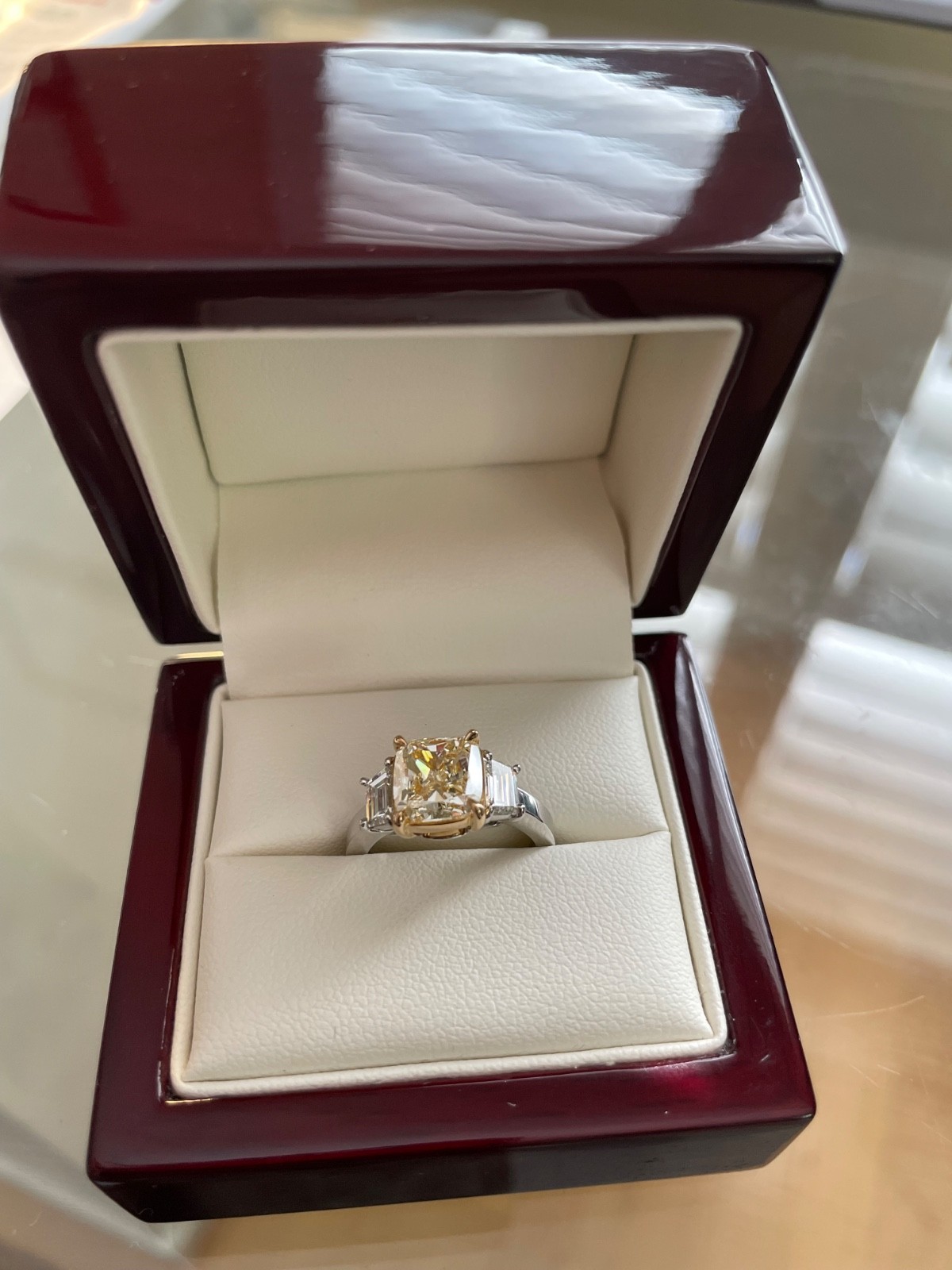 Ladies platinum/18kt yellow gold diamond ring, 3.02 ct light yellow cushion cut Ladies platinum/18kt yellow gold diamond ring, 3.02 ct light yellow cushion cut