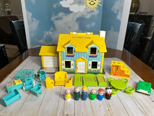 VTG Fisher Price Little People Play Family YELLOW HOUSE. 952. COMPLETE. EXTRAS.