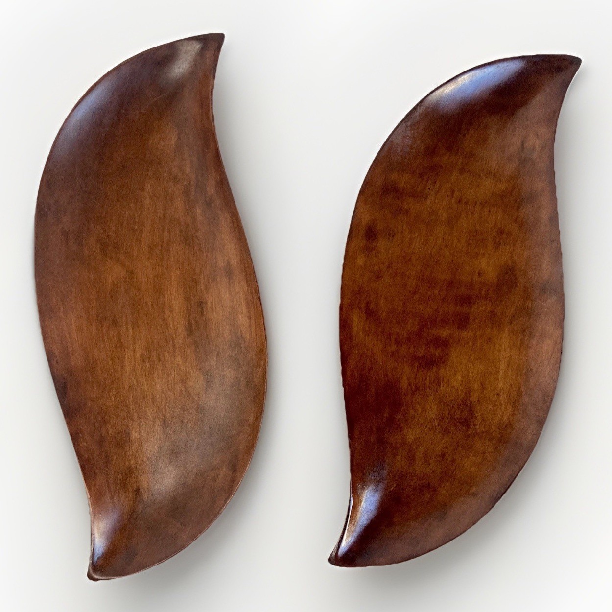 Vintage Mid Century Modern Wood Leaf-shaped Serving Dishes: Set Of 2, 15.5 Vintage Mid Century Modern Wood Leaf-shaped Serving Dishes: Set Of 2, 15.5