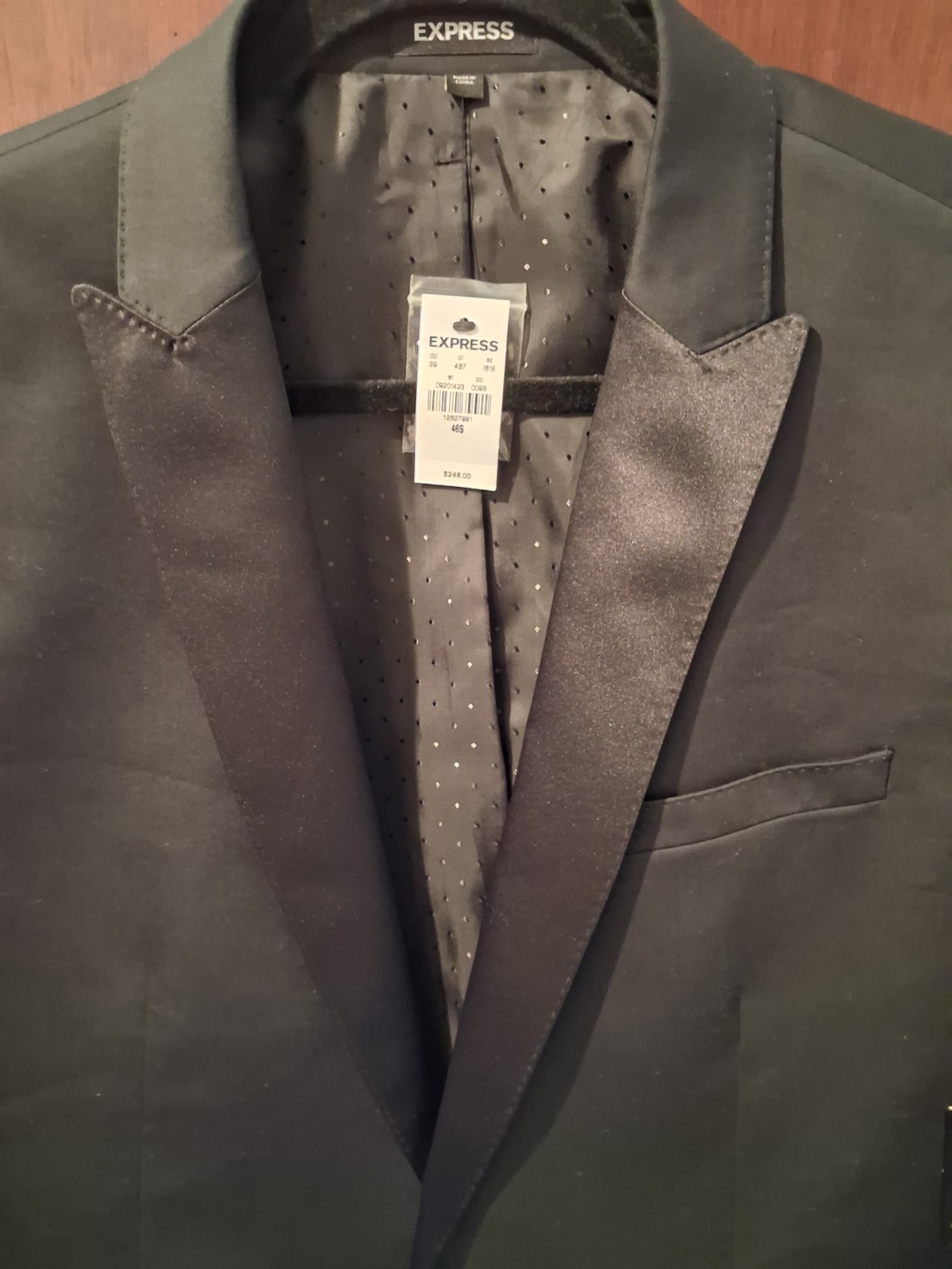 Men\'s Black EXPRESS Tuxedo Blazer, 46s/46c Slim Fit, NWT, Black Tux Jacket Men\'s Black EXPRESS Tuxedo Blazer, 46s/46c Slim Fit, NWT, Black Tux Jacket