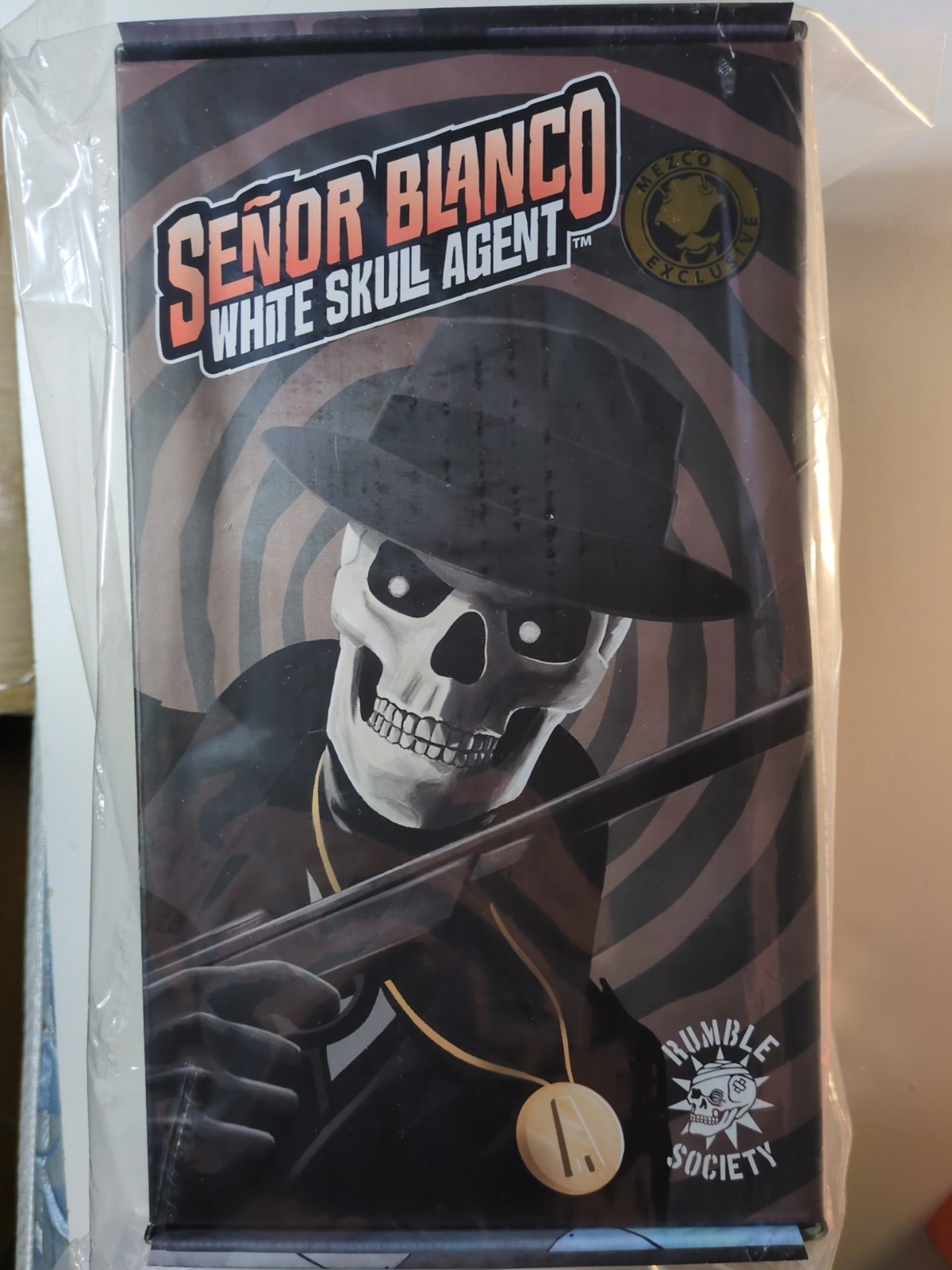 Mezco One:12 Senor Blanco White Skull Agent Rumble Society Figure New Sealed Mezco One:12 Senor Blanco White Skull Agent Rumble Society Figure New Sealed