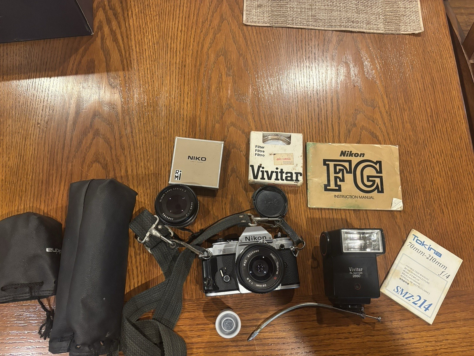 Vintage Nikon FG 35mm SLR Film Camera w/ 50 mm 1.8 Lens w Flash & EXTRAS Vintage Nikon FG 35mm SLR Film Camera w/ 50 mm 1.8 Lens w Flash & EXTRAS
