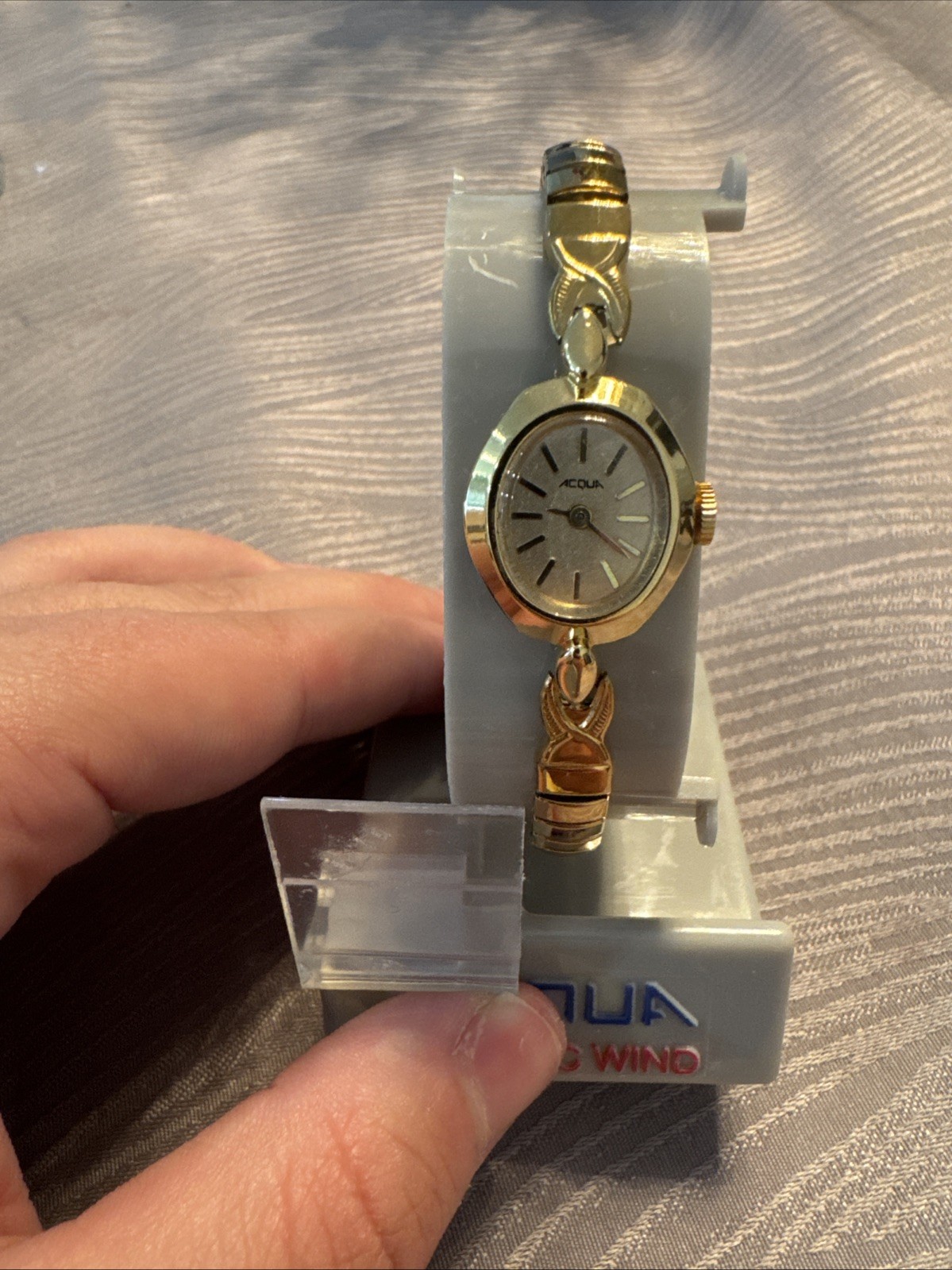 Vintage Women’s Acqua classic Wind  Gold Toned watch never Need A Battery Again