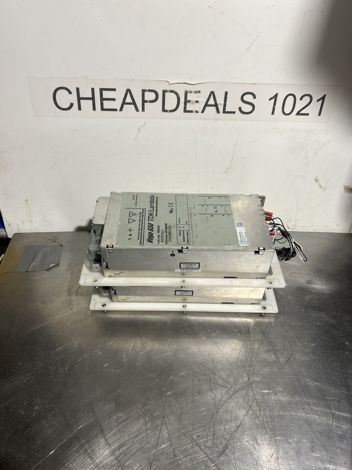 2 pcs used Vega 650 B6084kc power supply module 2 pcs used Vega 650 B6084kc power supply module