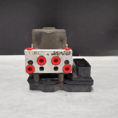 2004 - 2008 Toyota Sienna ABS Anti-Lock Brake Pump Assembly OEM