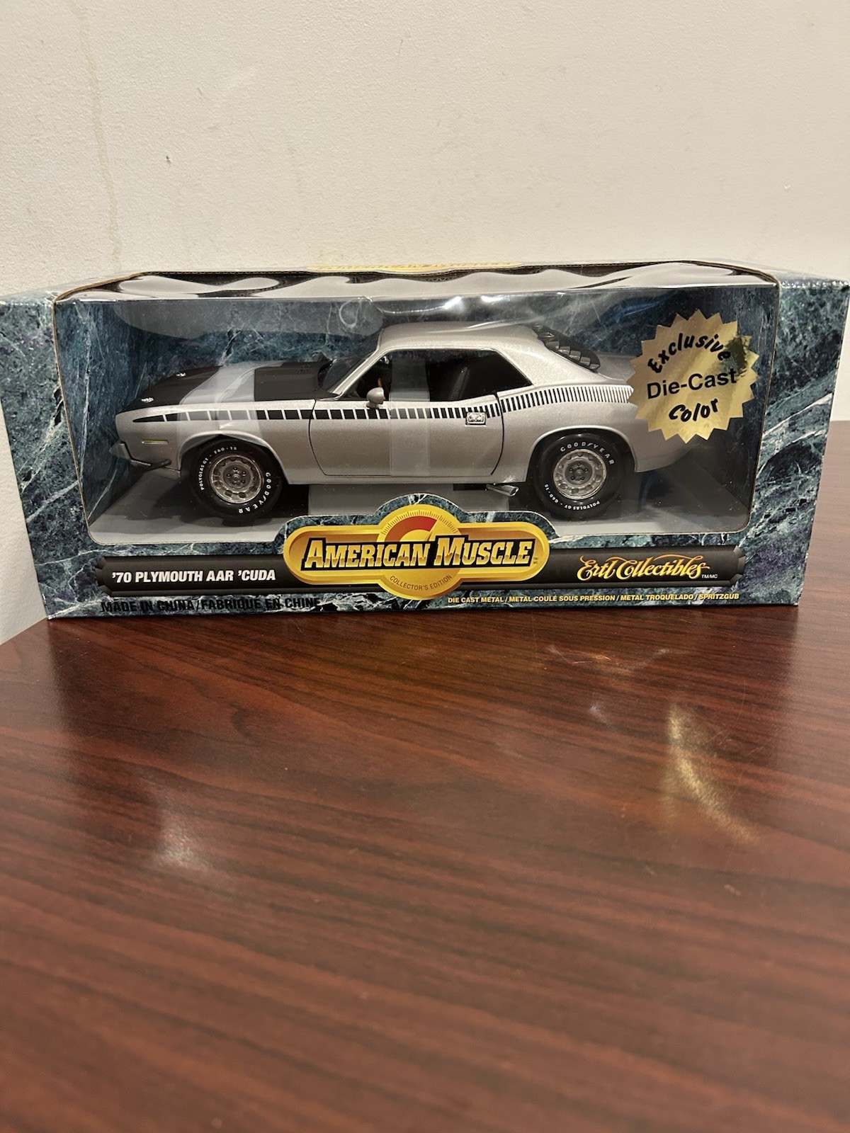 ERTL American Muscle \'70 Plymouth AAR Cuda 1/18 Scale Silver NIB ERTL American Muscle \'70 Plymouth AAR Cuda 1/18 Scale Silver NIB