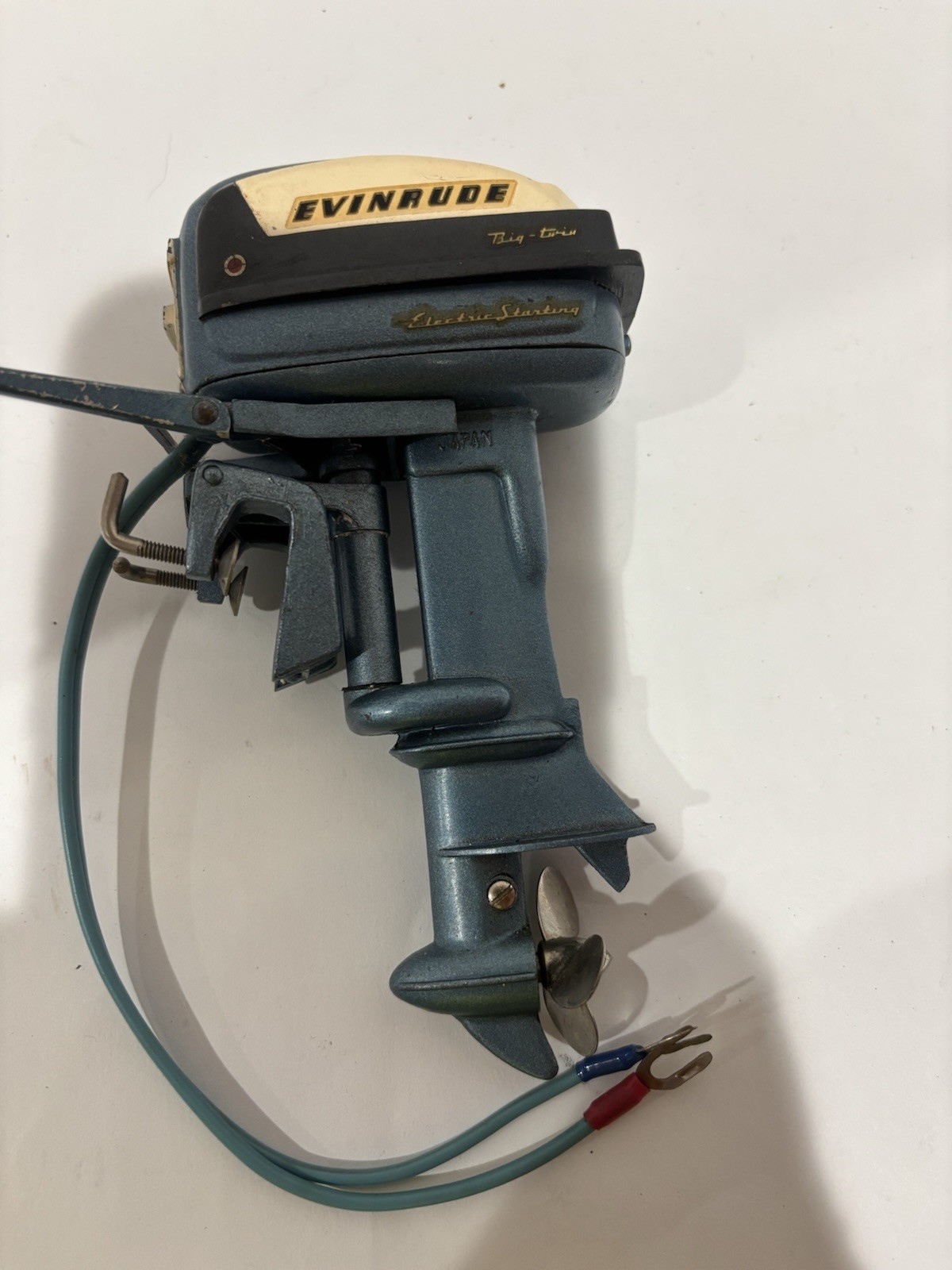 Vintage 1950’s Evinrude Big Twin Electric Motor “Runs” Vintage 1950’s Evinrude Big Twin Electric Motor “Runs”