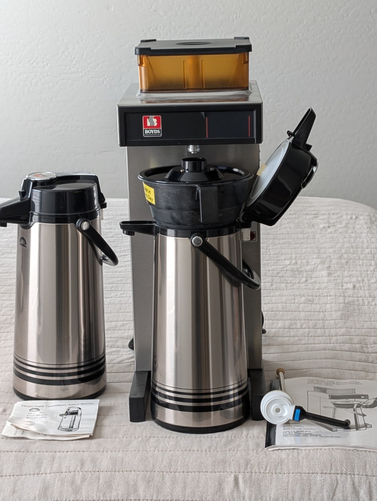 Vintage Boyd's Thermopot Brewer Model 9882 And 2 Airpots Vintage Boyd's Thermopot Brewer Model 9882 And 2 Airpots