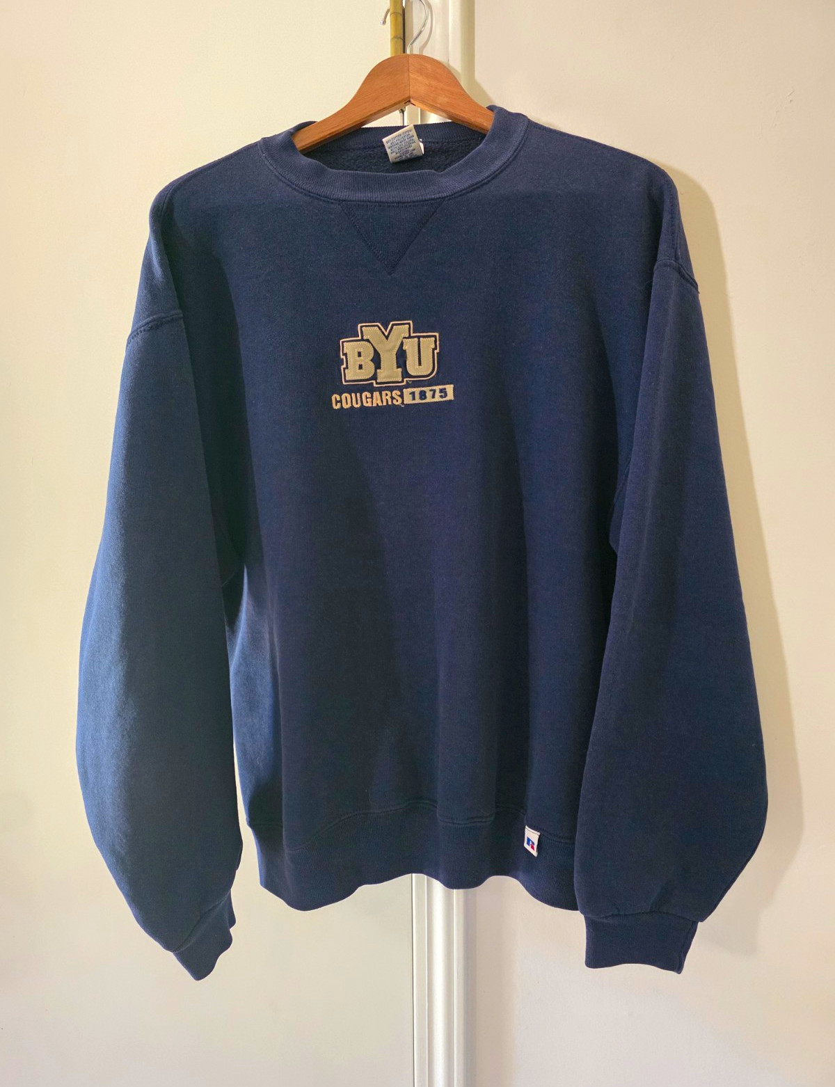 Russell Athletic BYU Cougars Navy Est 1875 Crewneck Sweatshirt Size L Russell Athletic BYU Cougars Navy Est 1875 Crewneck Sweatshirt Size L