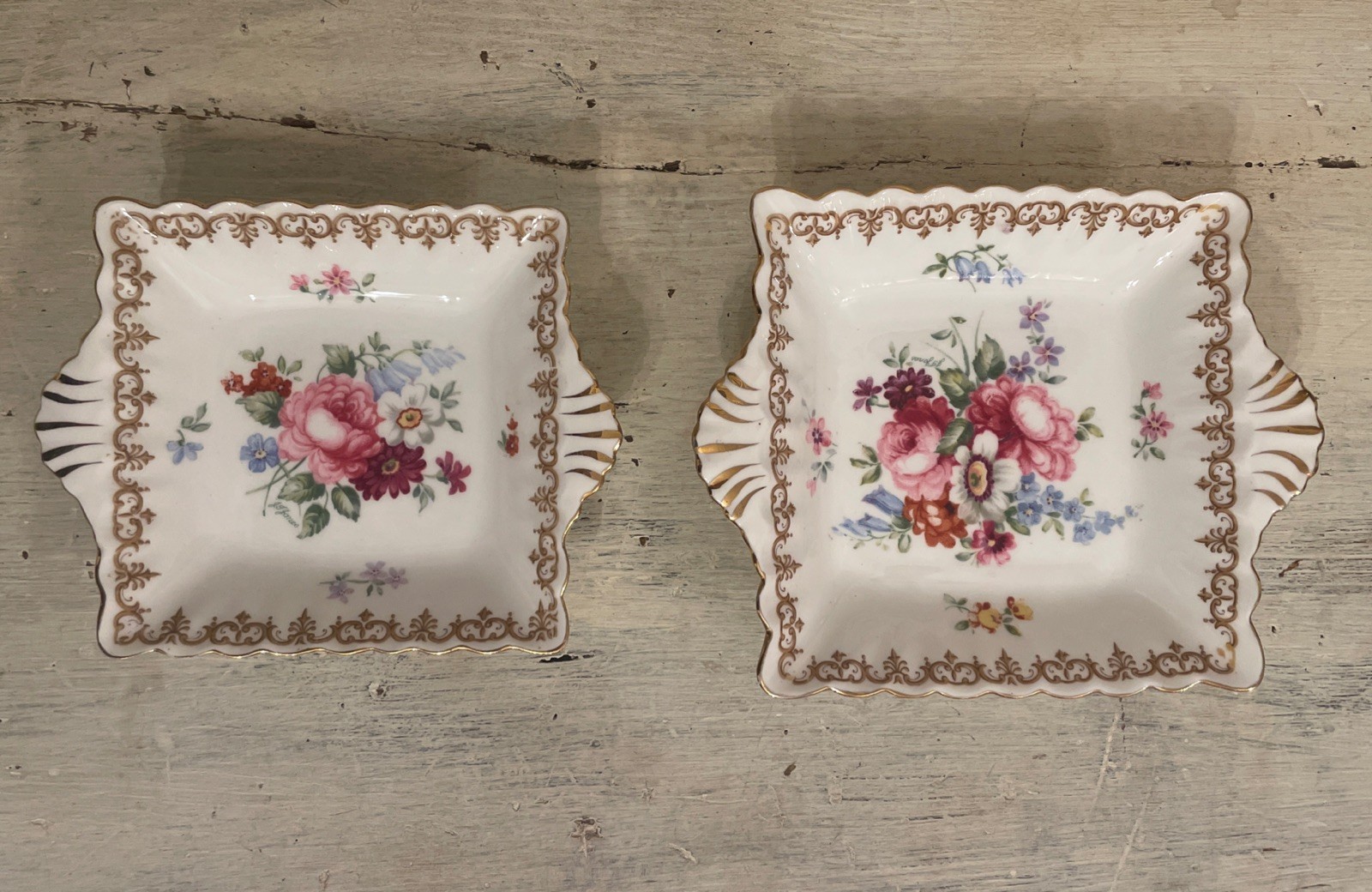 2 Crown Staffordshire England\'s Bouquet 4.5\