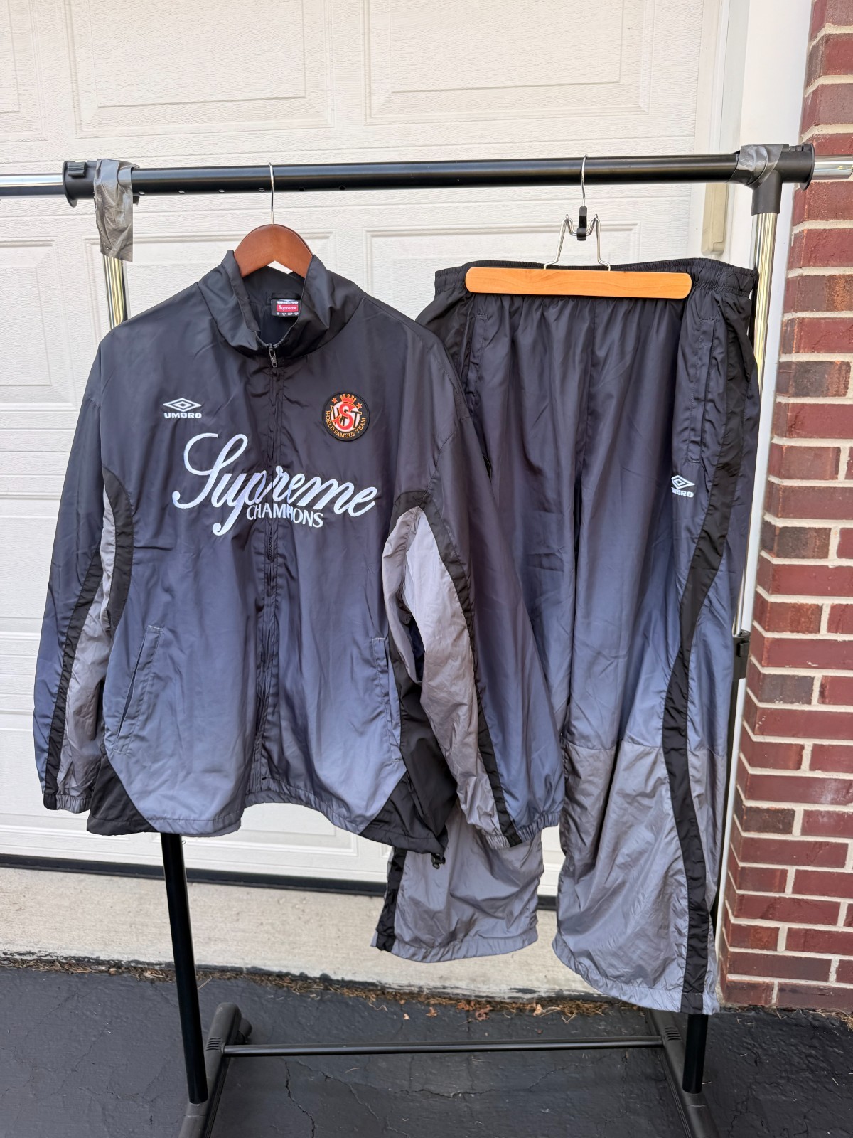 Supreme x Umbro Champions Tracksuit Mens XL Black Gray Jacket Pants Set