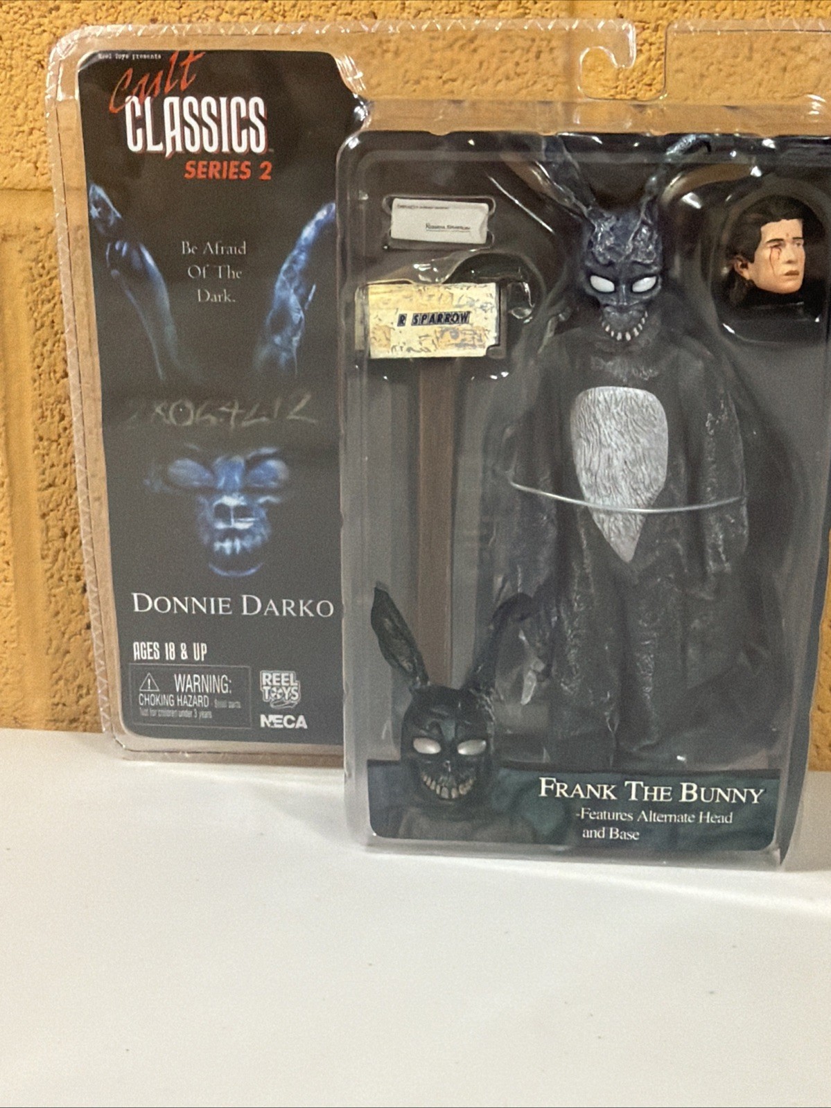 NECA Cult Classics Series 2 Donnie Darko FRANK THE BUNNY 7\ NECA Cult Classics Series 2 Donnie Darko FRANK THE BUNNY 7\