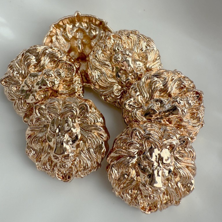 6PC Vintage Buttons Gold Lion Shank Metal Buttons Large 18mm 6PC Vintage Buttons Gold Lion Shank Metal Buttons Large 18mm