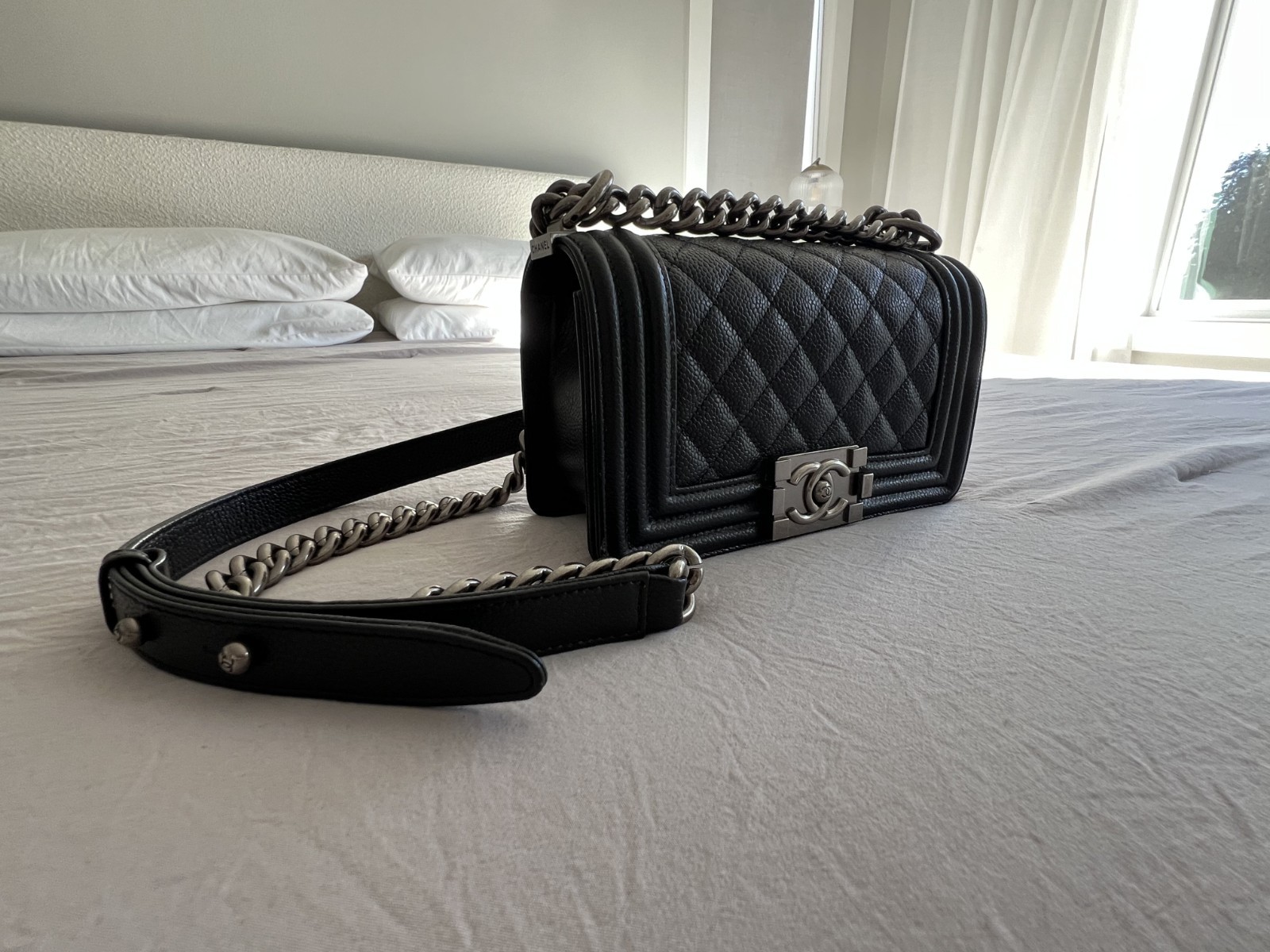 CHANEL Caviar Black Leather Small Boy Flap Bag 22-Series Chain Shoulder Strap