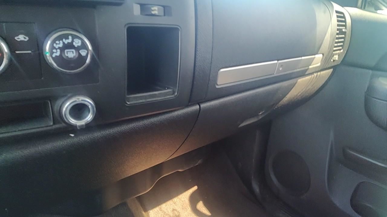 SILVRDO15 2010 Glove Box 5644085
