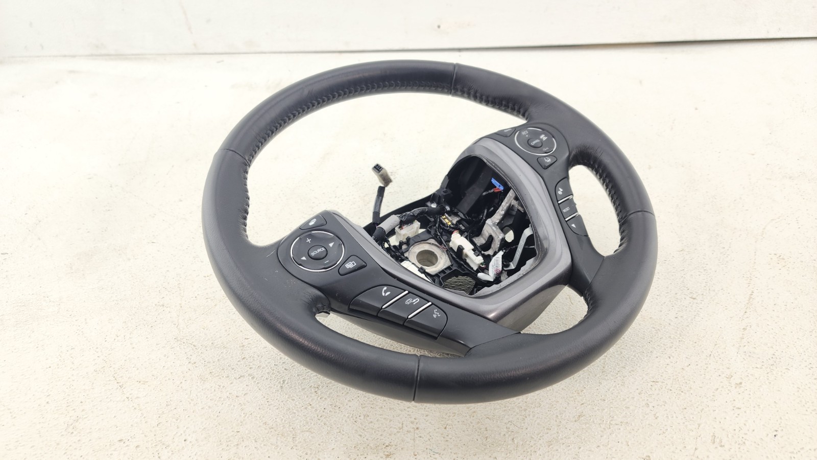 2017-2023 HONDA RIDGELINE Steering Wheel w/ Controls Leather Heated OEM 2017-2023 HONDA RIDGELINE Steering Wheel w/ Controls Leather Heated OEM