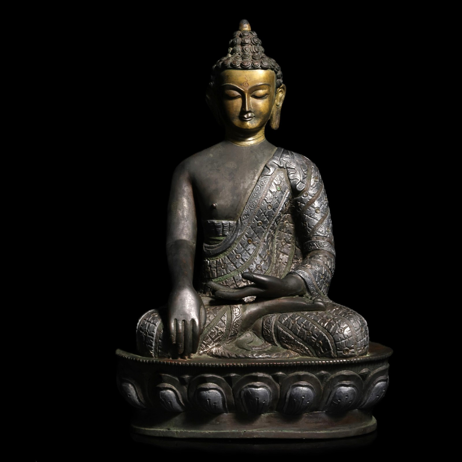 Ming-Qing Period Tibetan Silver-Accented Gilt Bronze Seated Buddha Statue 3.7kg