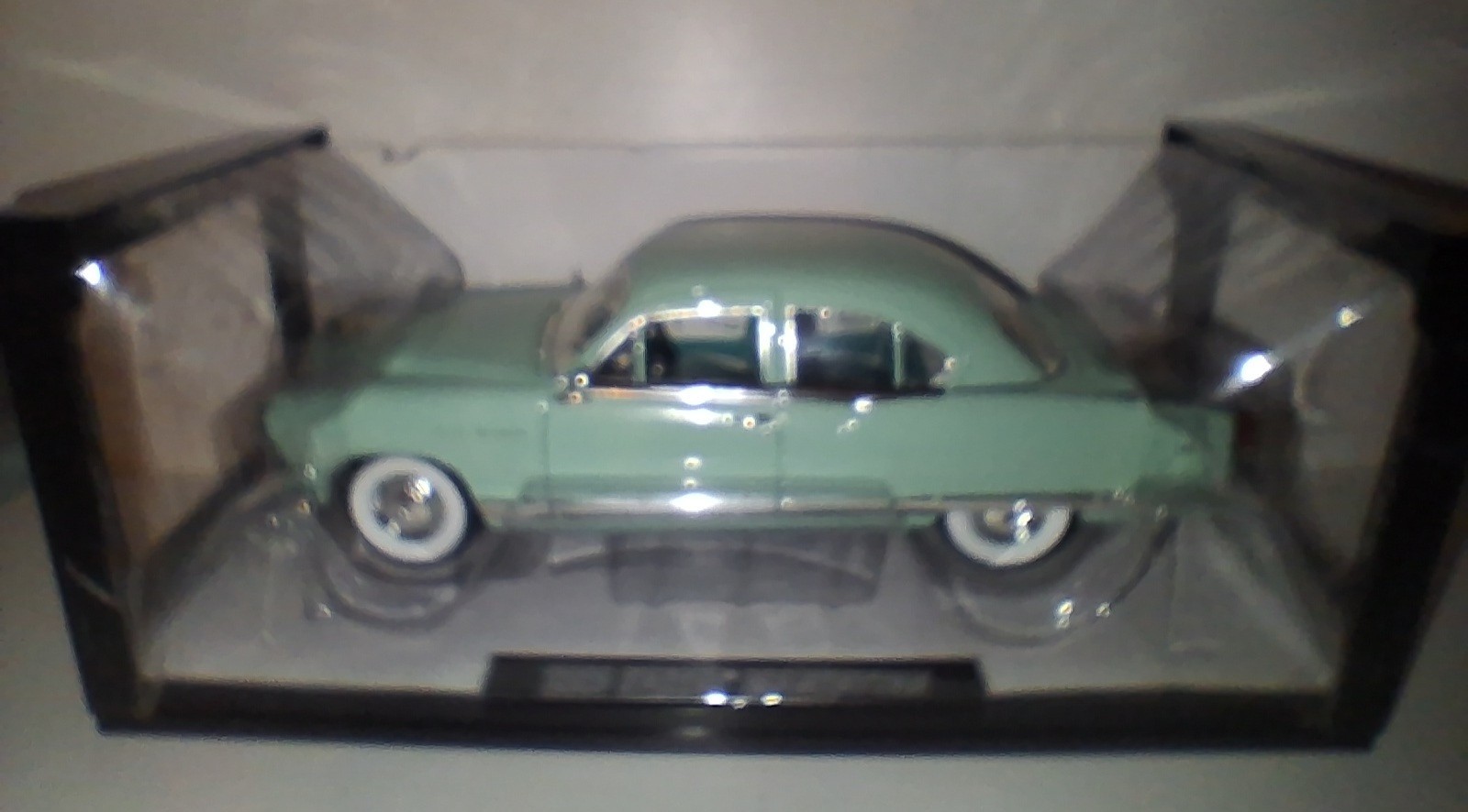 1953 Kaiser Manhattan - Highway 61 - 1/18 Scale NEW/NO BOX 1953 Kaiser Manhattan - Highway 61 - 1/18 Scale NEW/NO BOX