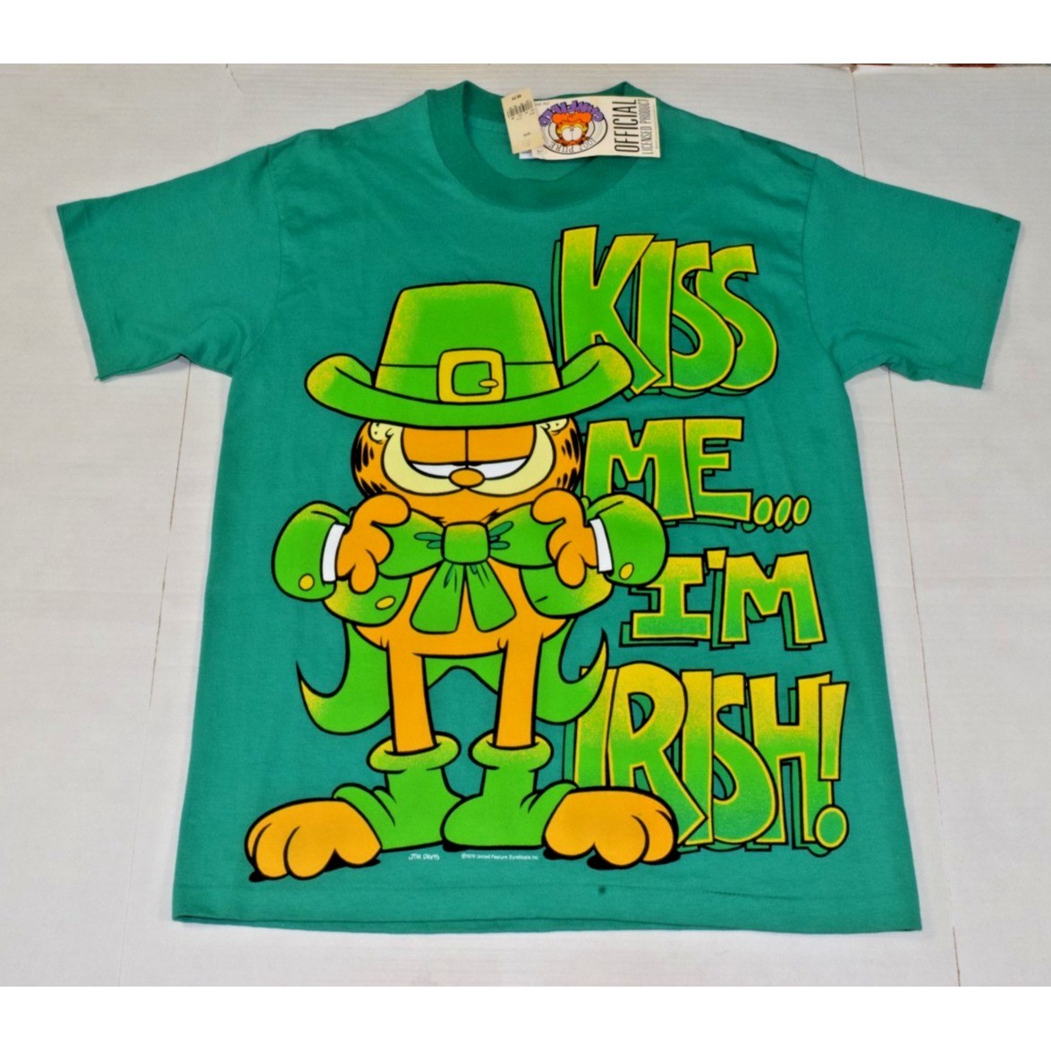 Vintage Garfield T-Shirt 80s Kiss Me Im Irish Single Stitch Mens L  Stain Sleeve