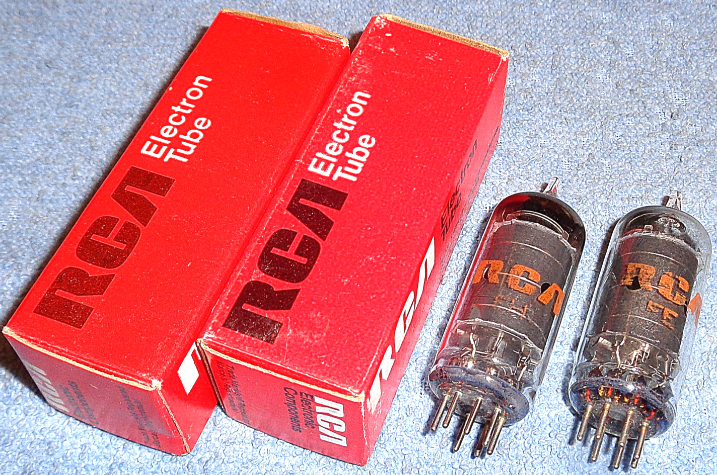 2 NOS RCA 12AU6 Vacuum Tubes 1970\'s Pentodes for Amateur Radios & AM/FM Stereos