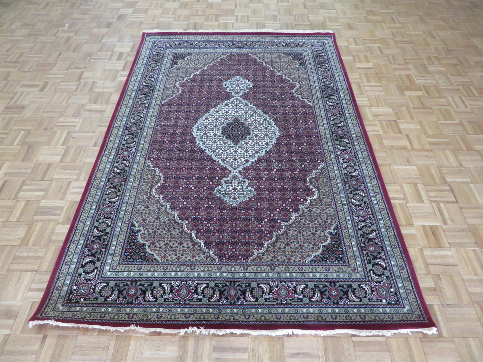 6 x 9 Hand Knotted Red Black Mahi Tabrez Oriental Rug With Silk G4789