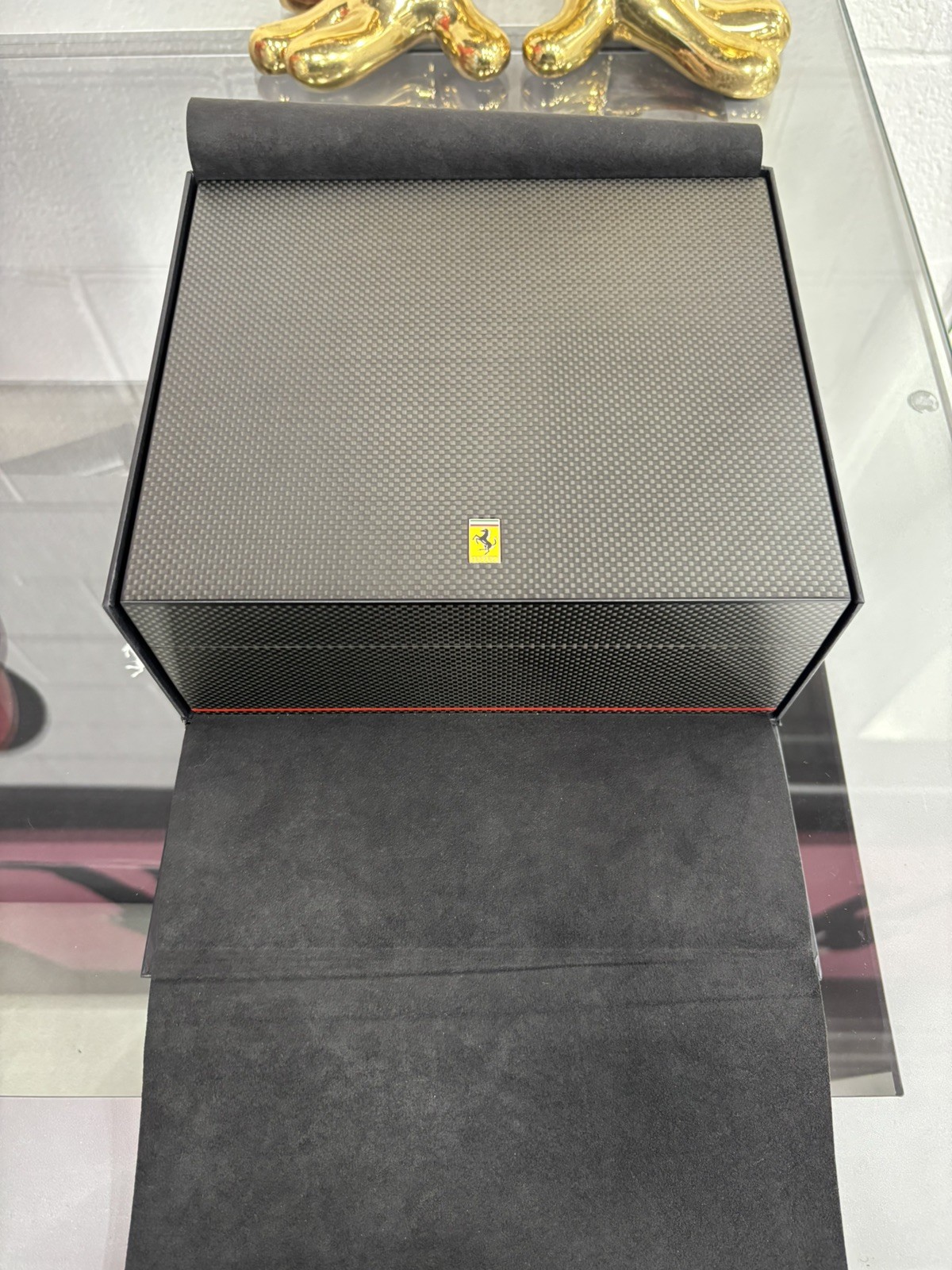 New Genuine Ferrari Carbon Fiber Cigar Humidor. RARE Collectible New Genuine Ferrari Carbon Fiber Cigar Humidor. RARE Collectible
