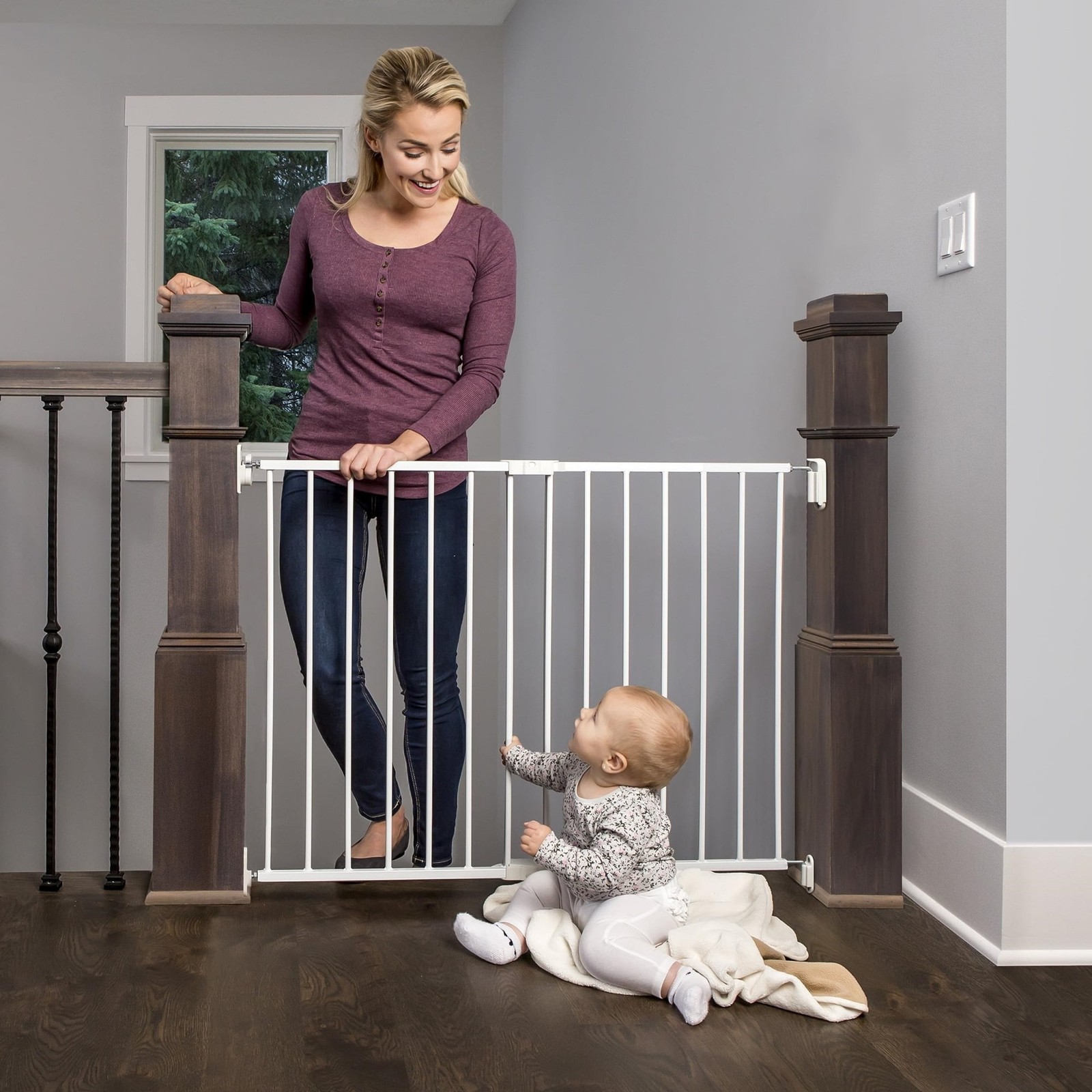 Regalo 2-in-1 Extra Wide Baby Safety Gate for Stairs Hallway 24-40.5 In Hardware
