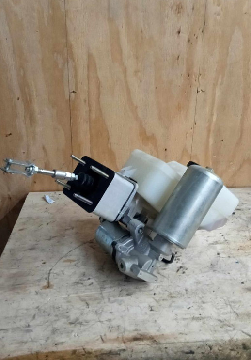 2012-2020 Nissan NV1500 Titan XD Hydraulic Power Brake Booster Master Cylinder