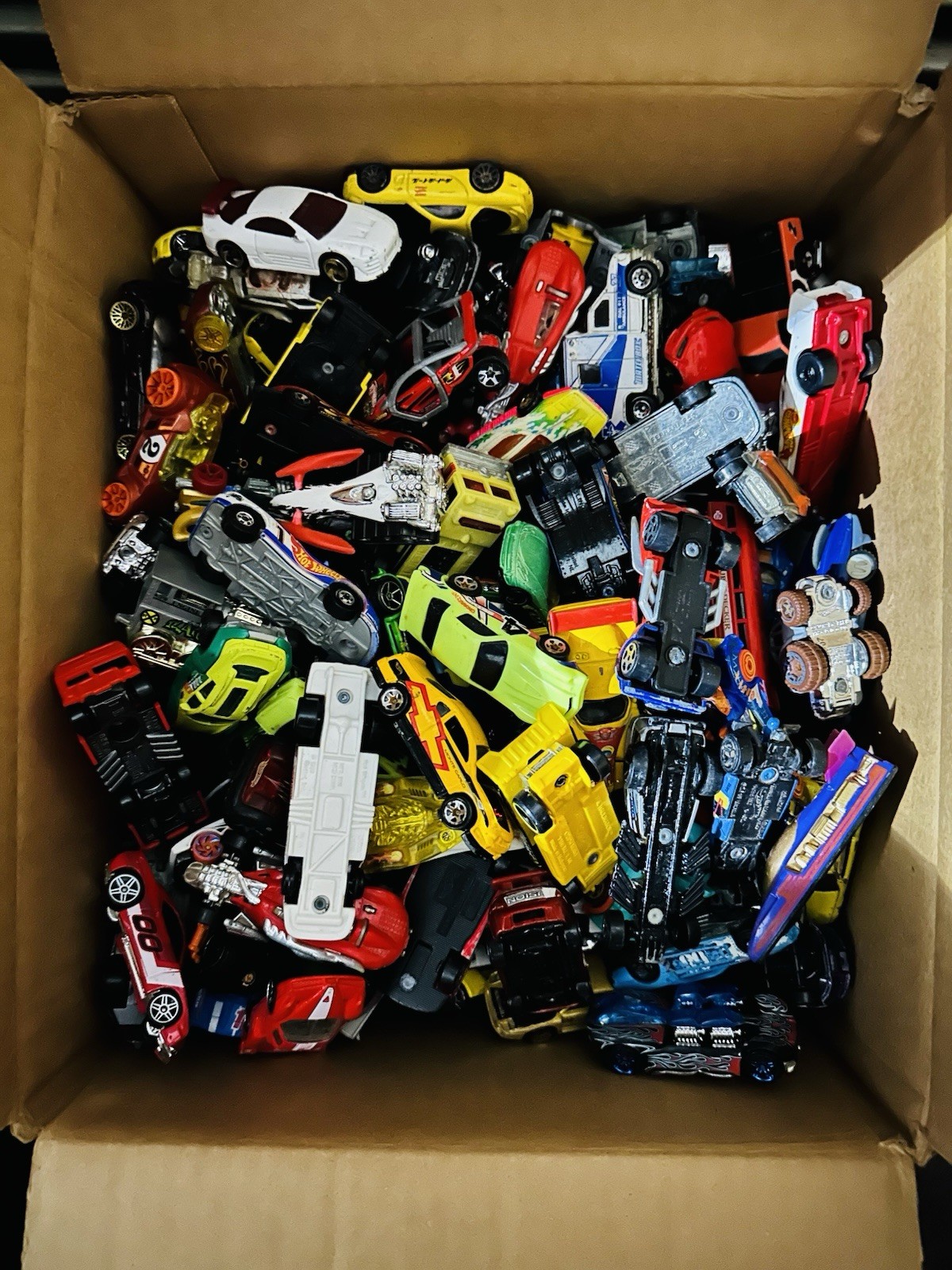 Hot Wheels Matchbox Mixed Lot 45 Diecast Cars Random Assorted Vehicles Bulk Lot Hot Wheels Matchbox Mixed Lot 45 Diecast Cars Random Assorted Vehicles Bulk Lot