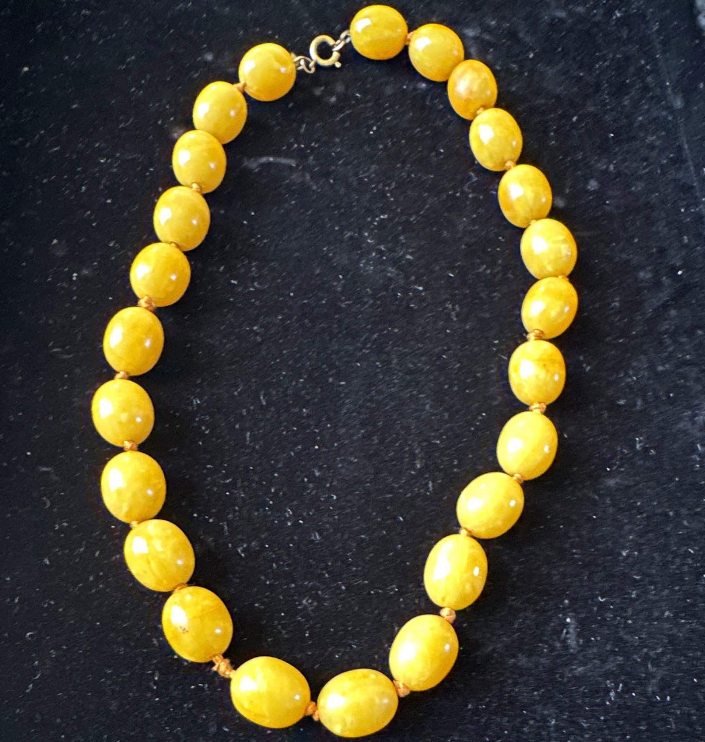 Beautiful Vintage-Style Imitation Baltic Butterscotch Amber Necklace