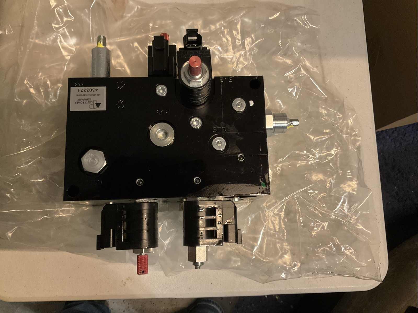 HEMTT Hydraulic Manifold 4303371, 4730-01-564-7505                         1225a