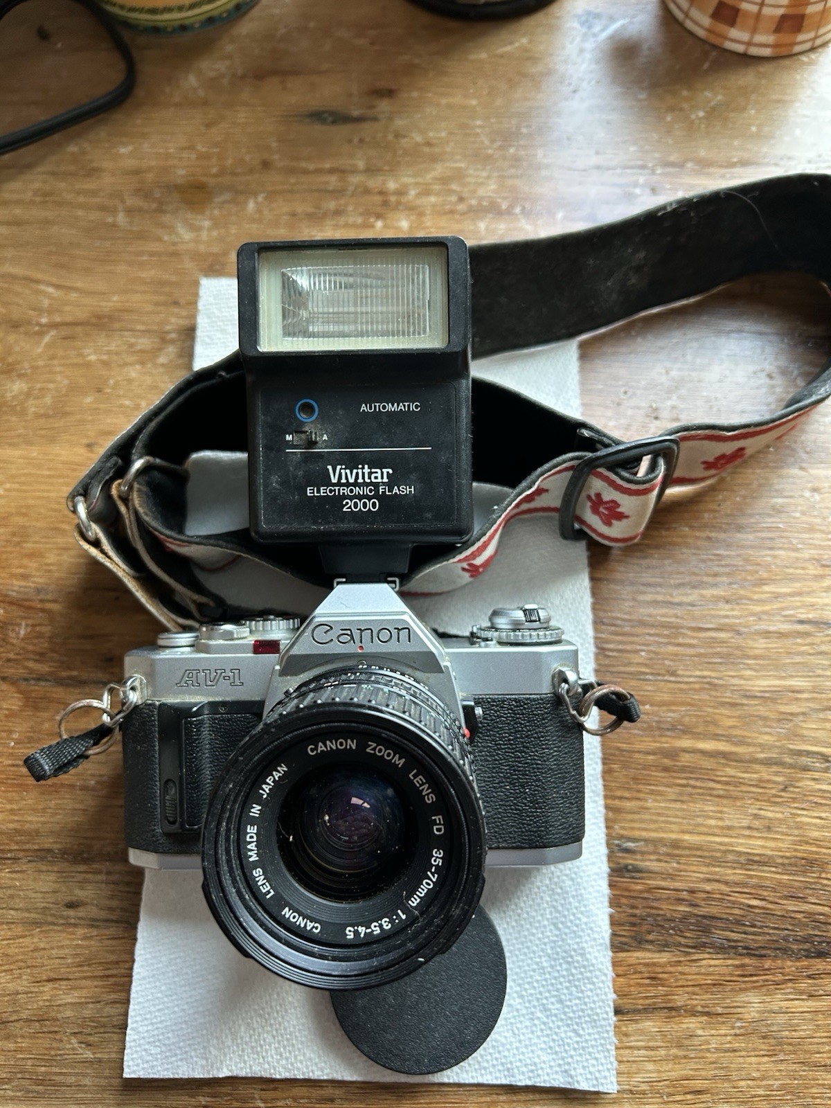 Vintage Canon AV-1 35mm Film Camera •WORKING • FD 35-70mm Lens • Vivitar Flash