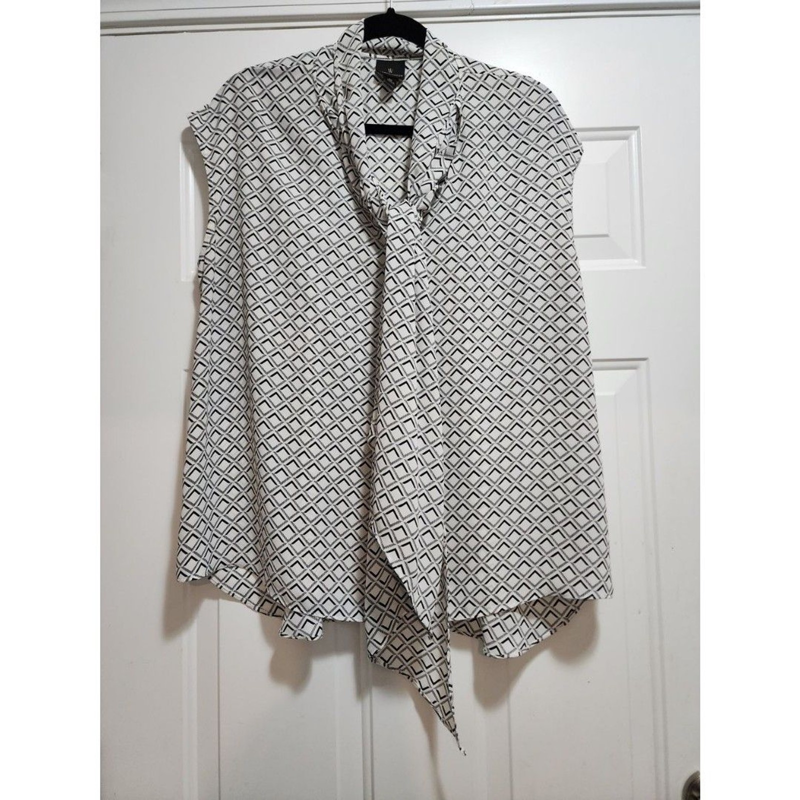 Worthington Black and White Geometric Tie Neck Sleeveless Blouse Size XL