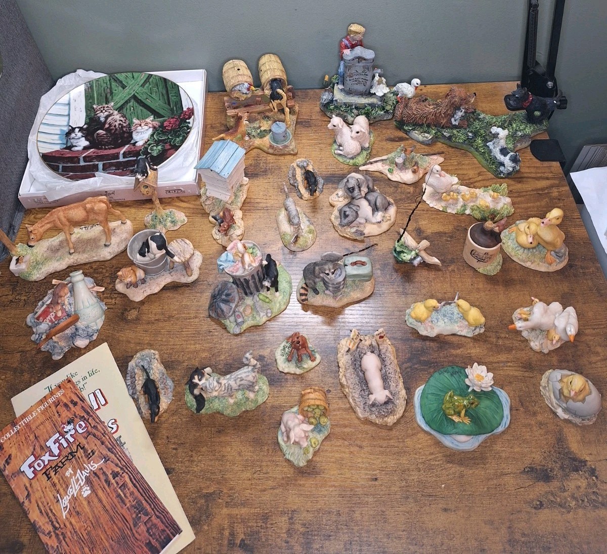 Lot Of 28 Schmid Lowell Davis Figurines, Fox Fire Farms & RFD America MAKE OFFER Lot Of 28 Schmid Lowell Davis Figurines, Fox Fire Farms & RFD America MAKE OFFER