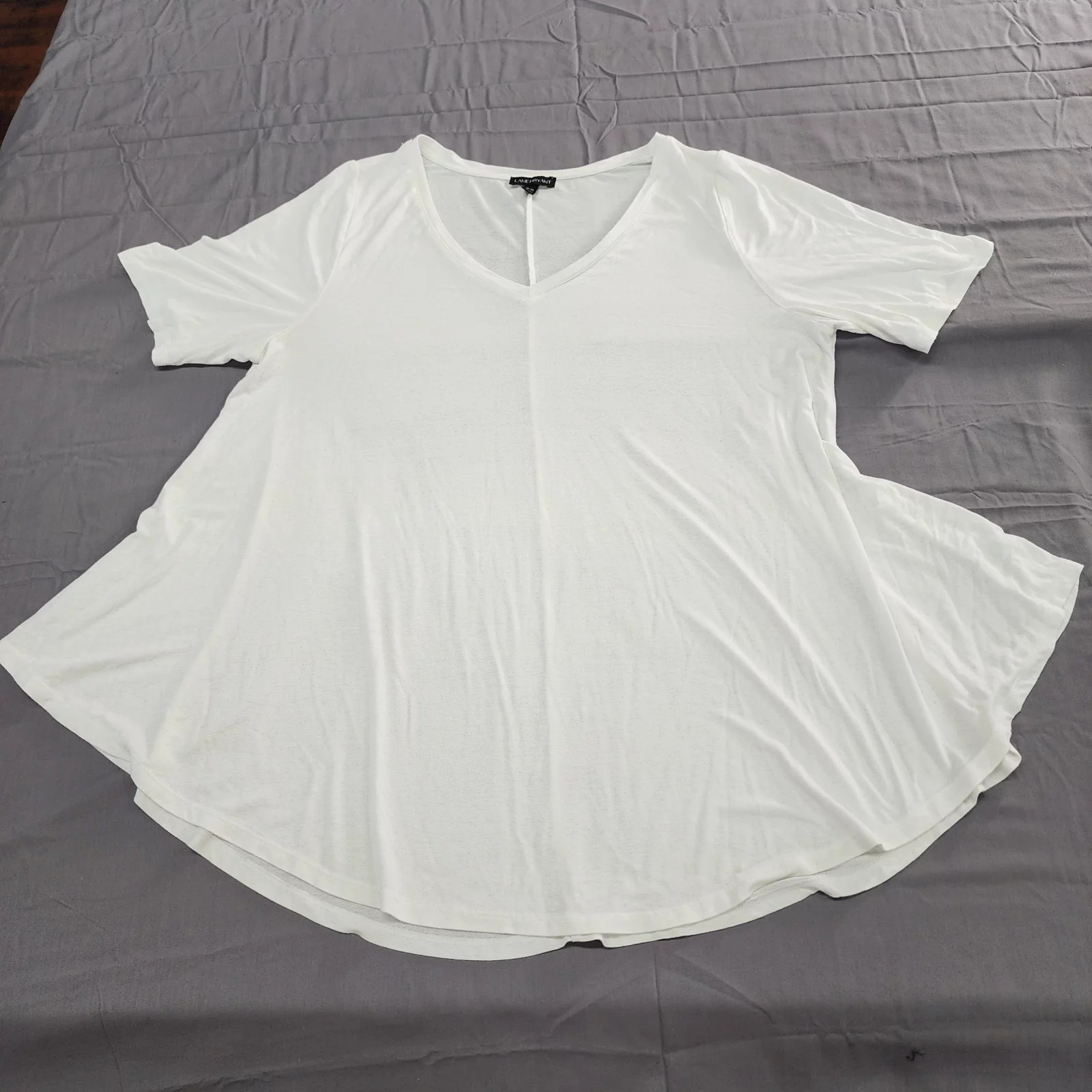 Lane Bryant Women\'s Plus 18/20 White V-Neck Short Sleeve Swing Stretch Tee Top