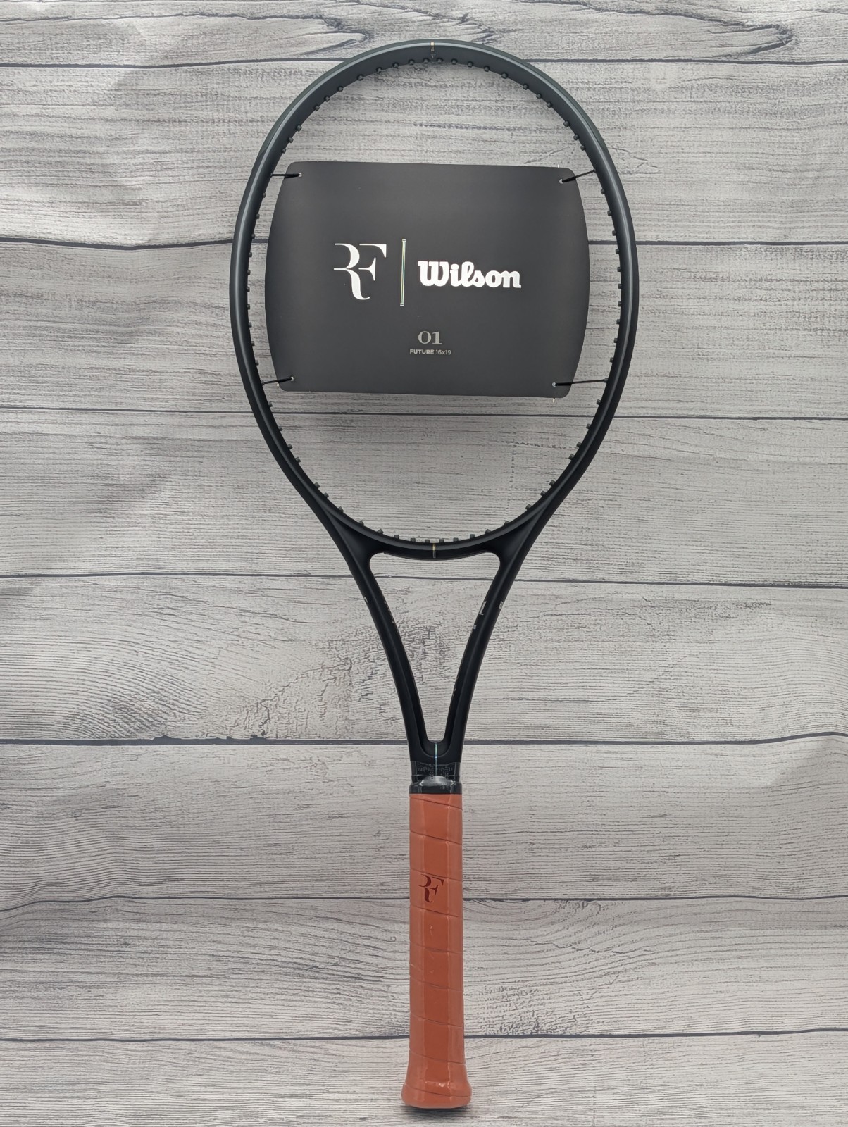 New Wilson RF 01 Future Tennis Racquet 280g unstrung size 4 1/8 New Wilson RF 01 Future Tennis Racquet 280g unstrung size 4 1/8