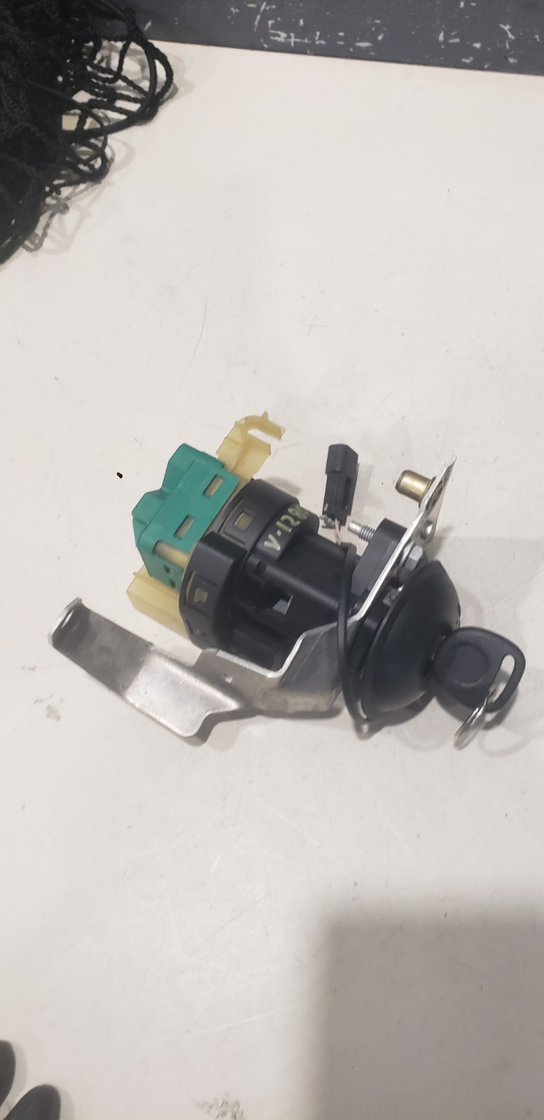 97-04 Chevy Corvette C5 OEM Ignition Switch with Key 11073-69