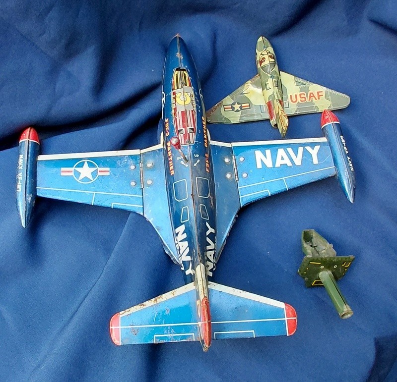 VINTAGE EIICHIRO TOMIYAMA CO. GRUMMAN F9F- 5 PANTHER NAVY TIN JET TOY