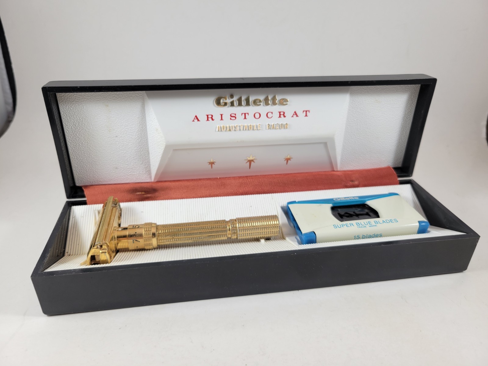 Vintage 1961 G4 Gillette Aristocrat Adjustable Gold Safety Razor w/ Case Vintage 1961 G4 Gillette Aristocrat Adjustable Gold Safety Razor w/ Case
