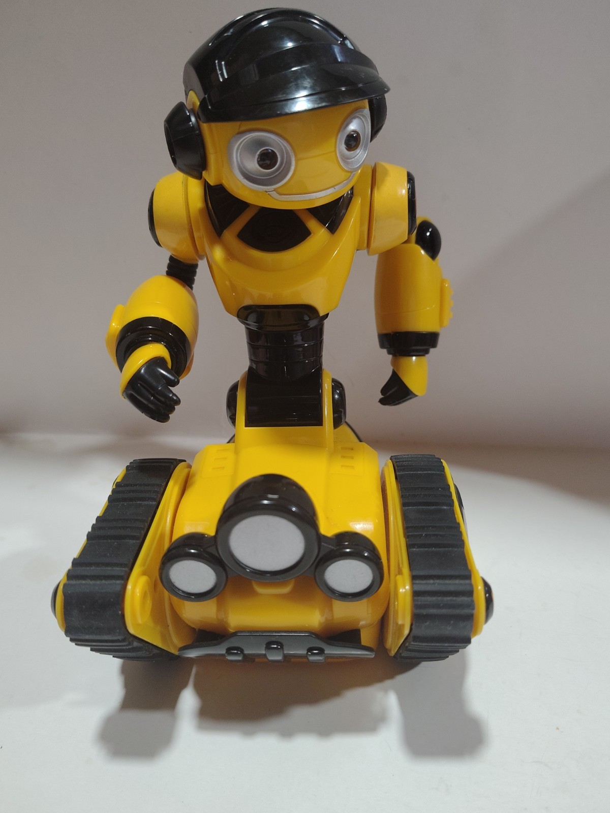Wowwee Roborover Interactive Robot Yellow No Remote Wowwee Roborover Interactive Robot Yellow No Remote