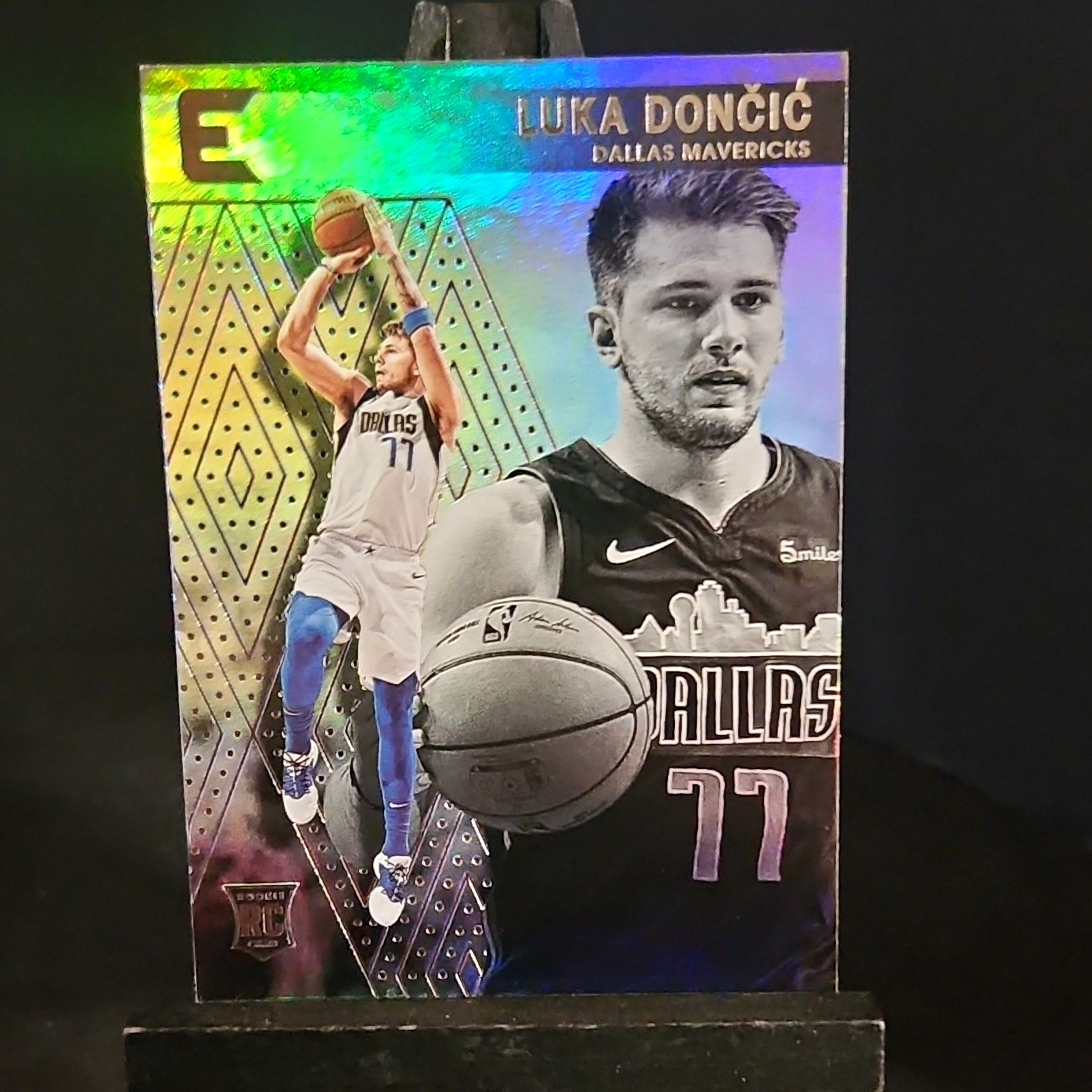 Panini 2018-19 Chronicles Essentials Luka Dončić Rookie #214 Dallas Mavericks Panini 2018-19 Chronicles Essentials Luka Dončić Rookie #214 Dallas Mavericks
