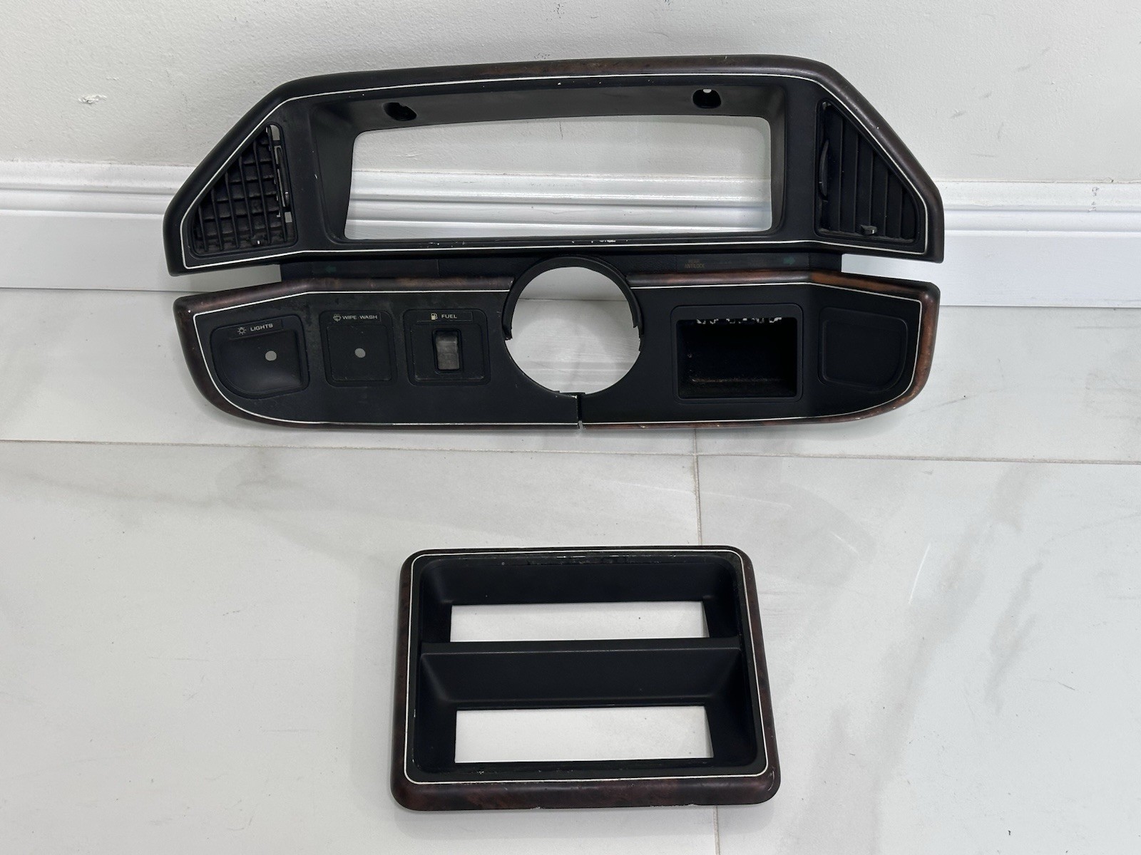 1987-91 Ford F150 F250 F350 Truck Bronco Dash Instrument Cluster/RadioTrim Bezel