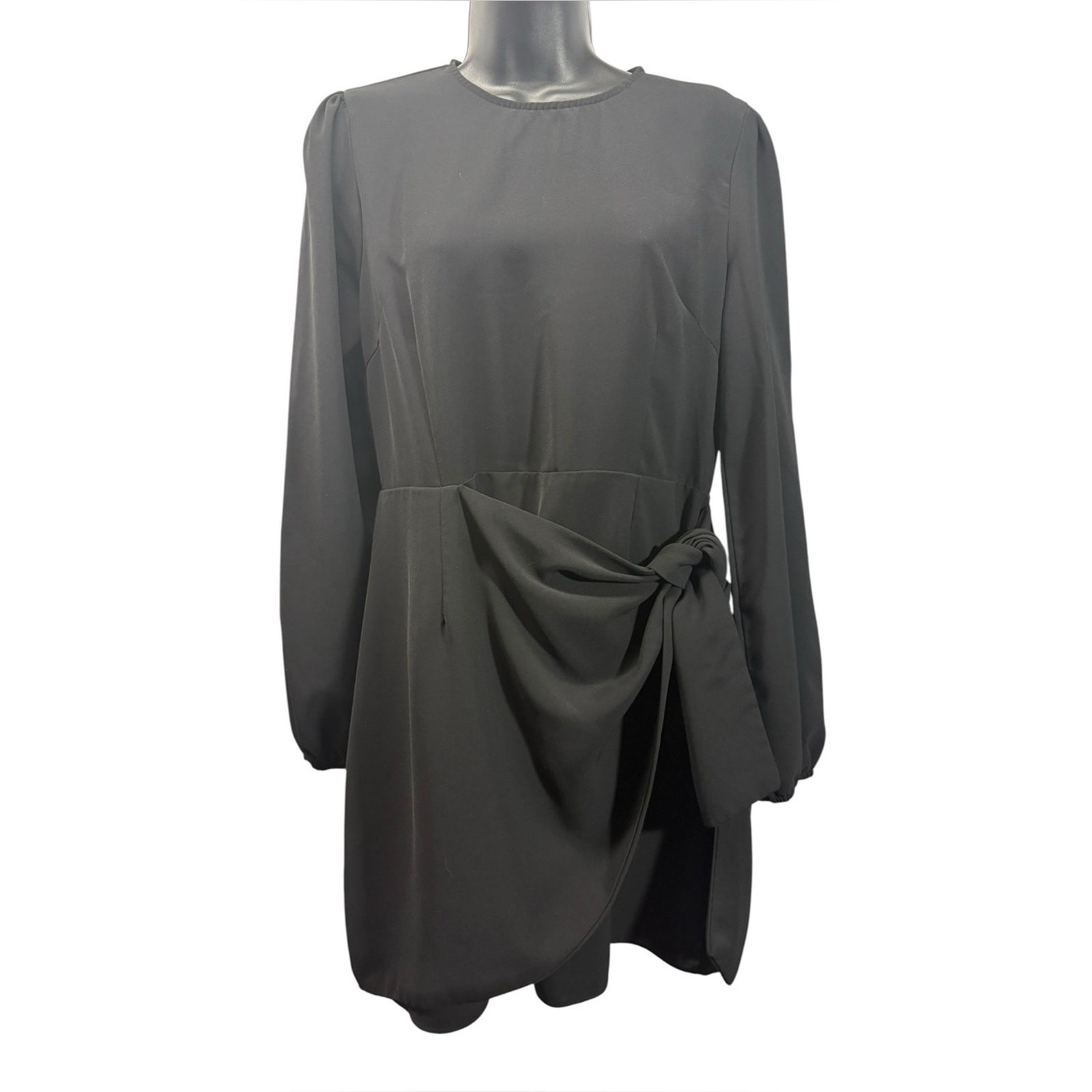 Lulu\'s Black Long-Sleeve Tie-Detail Mini Dress size Medium