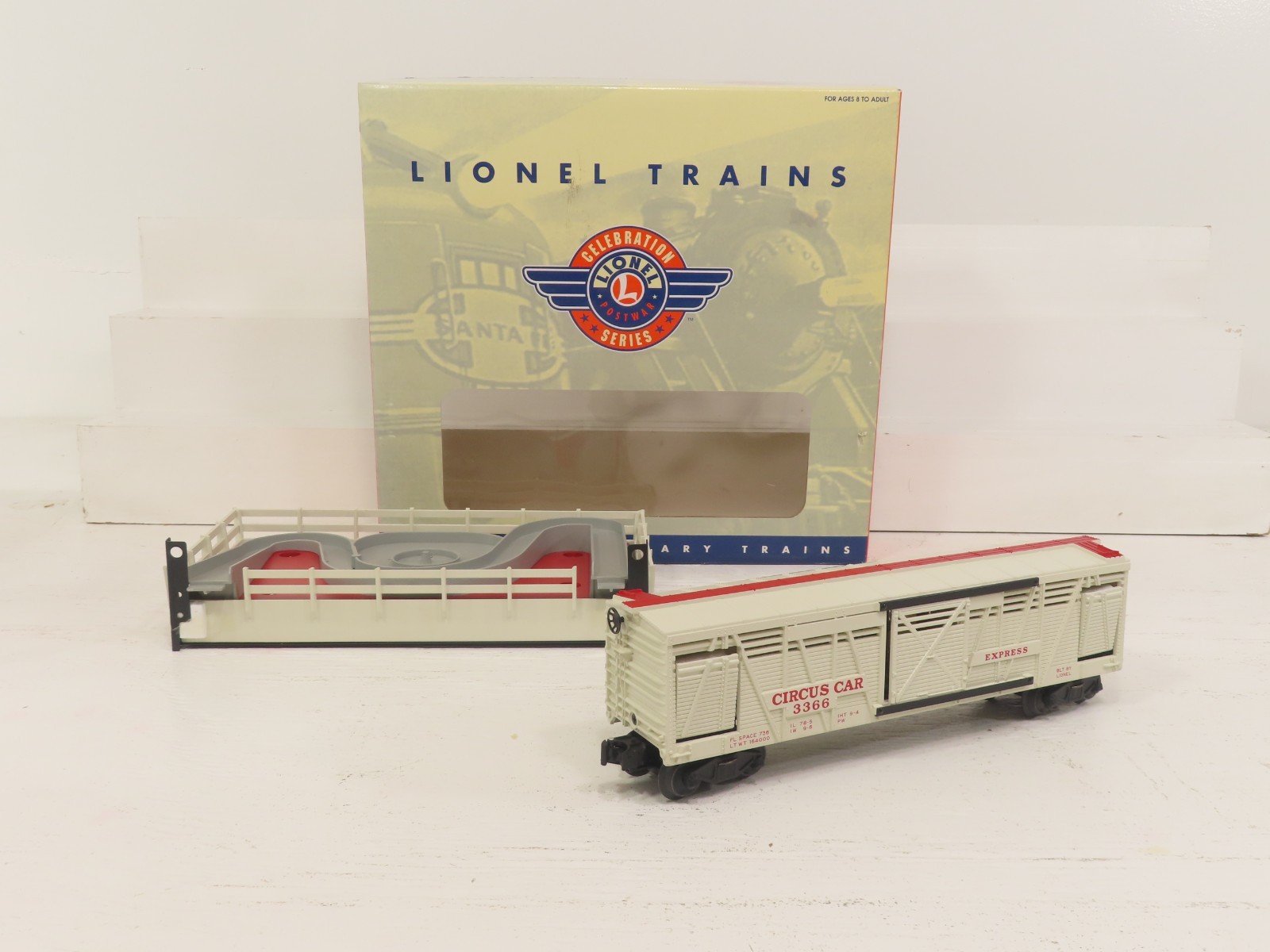 Lionel 6-36703 Postwar Celebration 3366 Operating Circus Stock Car & Corral NIB